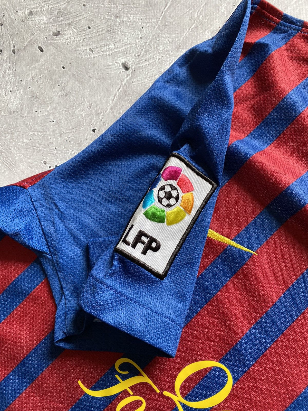Nike × Vintage 👑Vintage 2011-12 Barcelona Home Shirt Nike Soccer Football Size US S / EU 44-46 / 1 - 7 Thumbnail