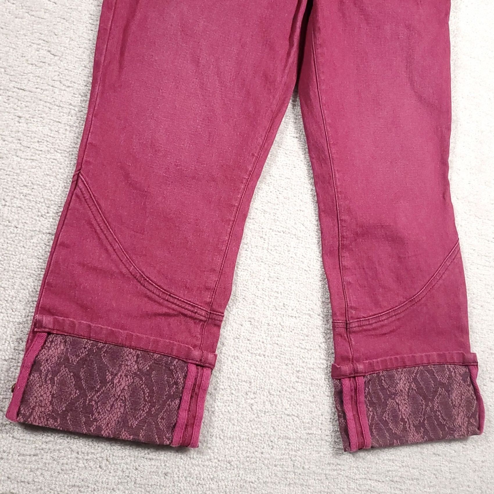Denime Diane Gilman DG2 Denim Capri Jeans Women's 10P Pink Cuffed Convertible Snake Jeans Capris Regular Petite Womens 10P Pink Snake Convertible Cuffed Size 32" / US 10 / IT 46 - 4 Thumbnail