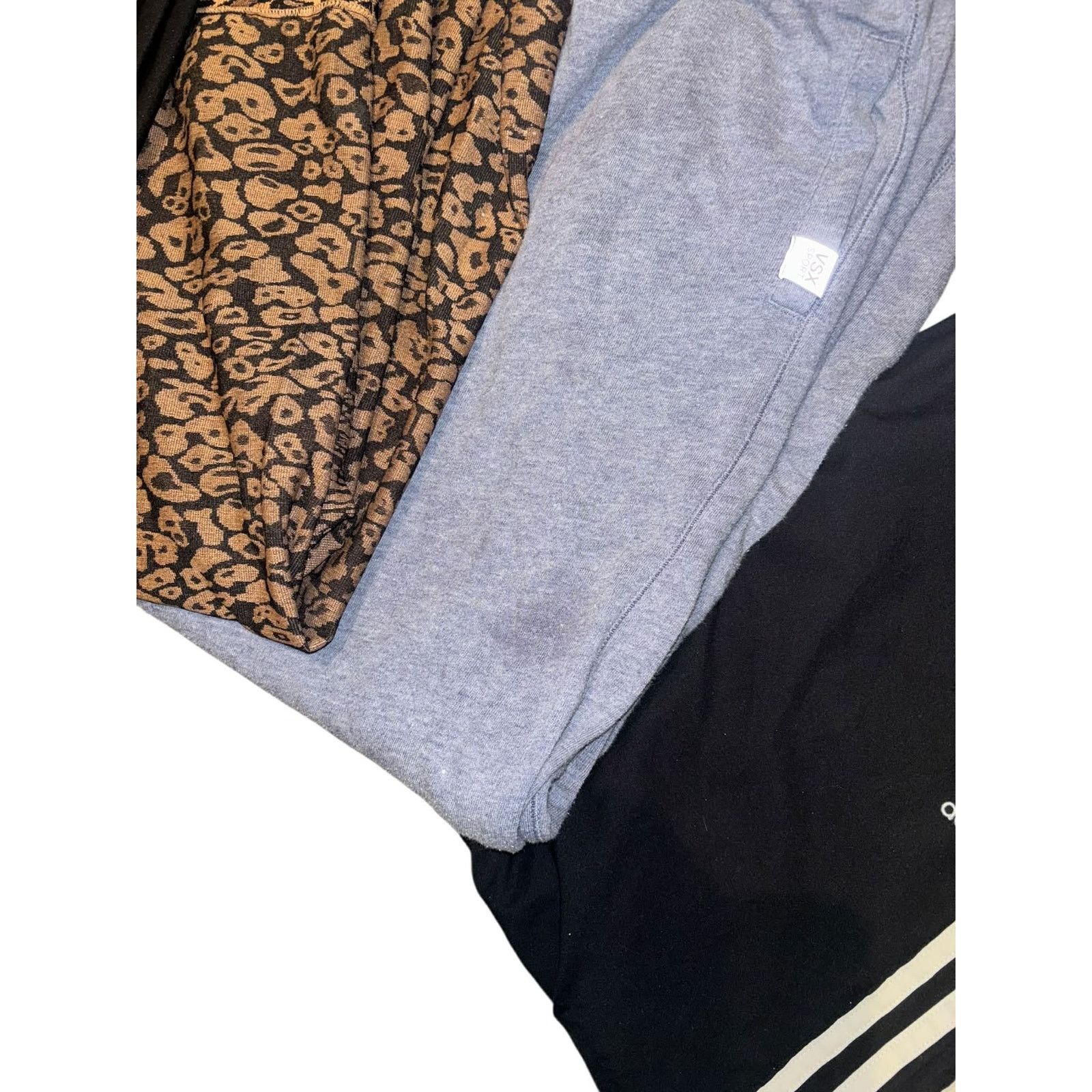 Victoria's Secret 5 Pair Leggings Sweatpants Athletic Victoria's Secret Small Size 26" / US 2 / IT 38 - 2 Thumbnail