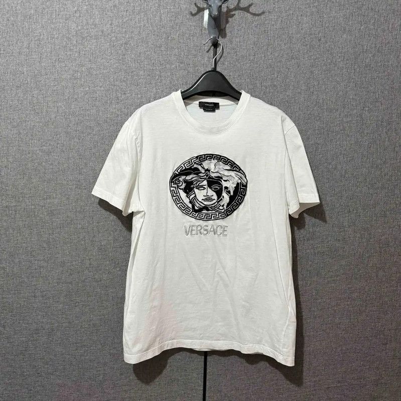 Versace Versace White Embroidered Logo T-Shirt Size L 0089 Size US L / EU 52-54 / 3 - 1 Thumbnail