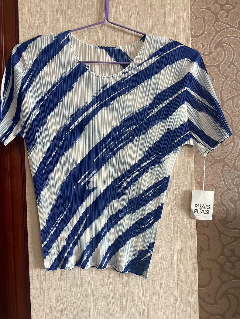Issey Miyake Issey Miyake size:3 White and blue pleated short sleeves Size XS / US 0-2 / IT 36-38 - 1 Thumbnail