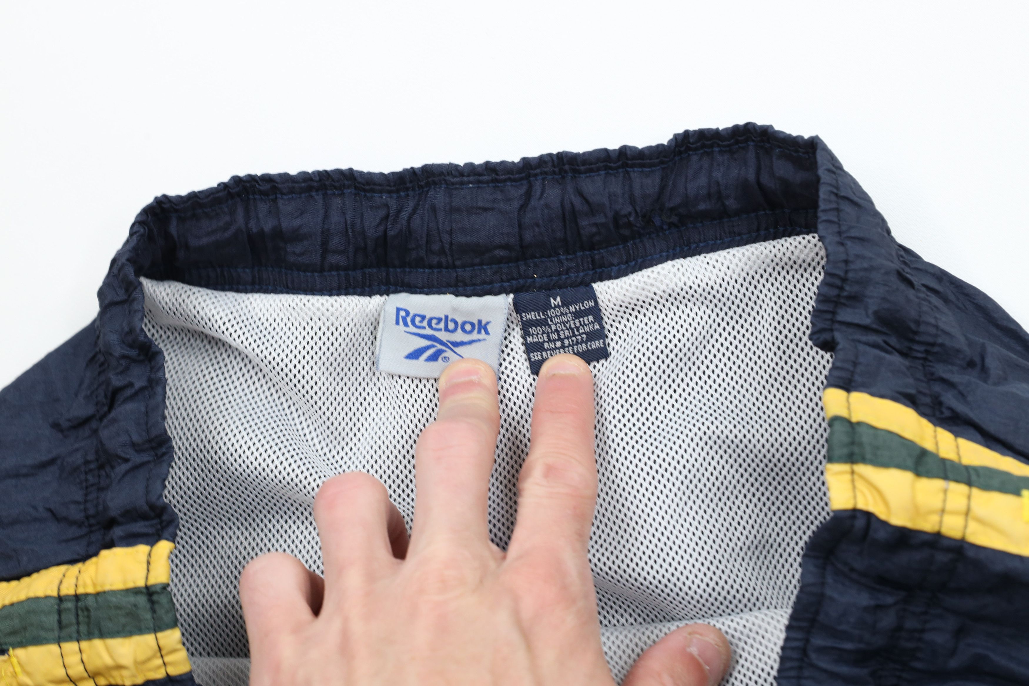 Reebok × Vintage Vintage 90s Reebok Out Striped Lined Above Knee Shorts Nylon Size US 32 / EU 48 - 7 Thumbnail