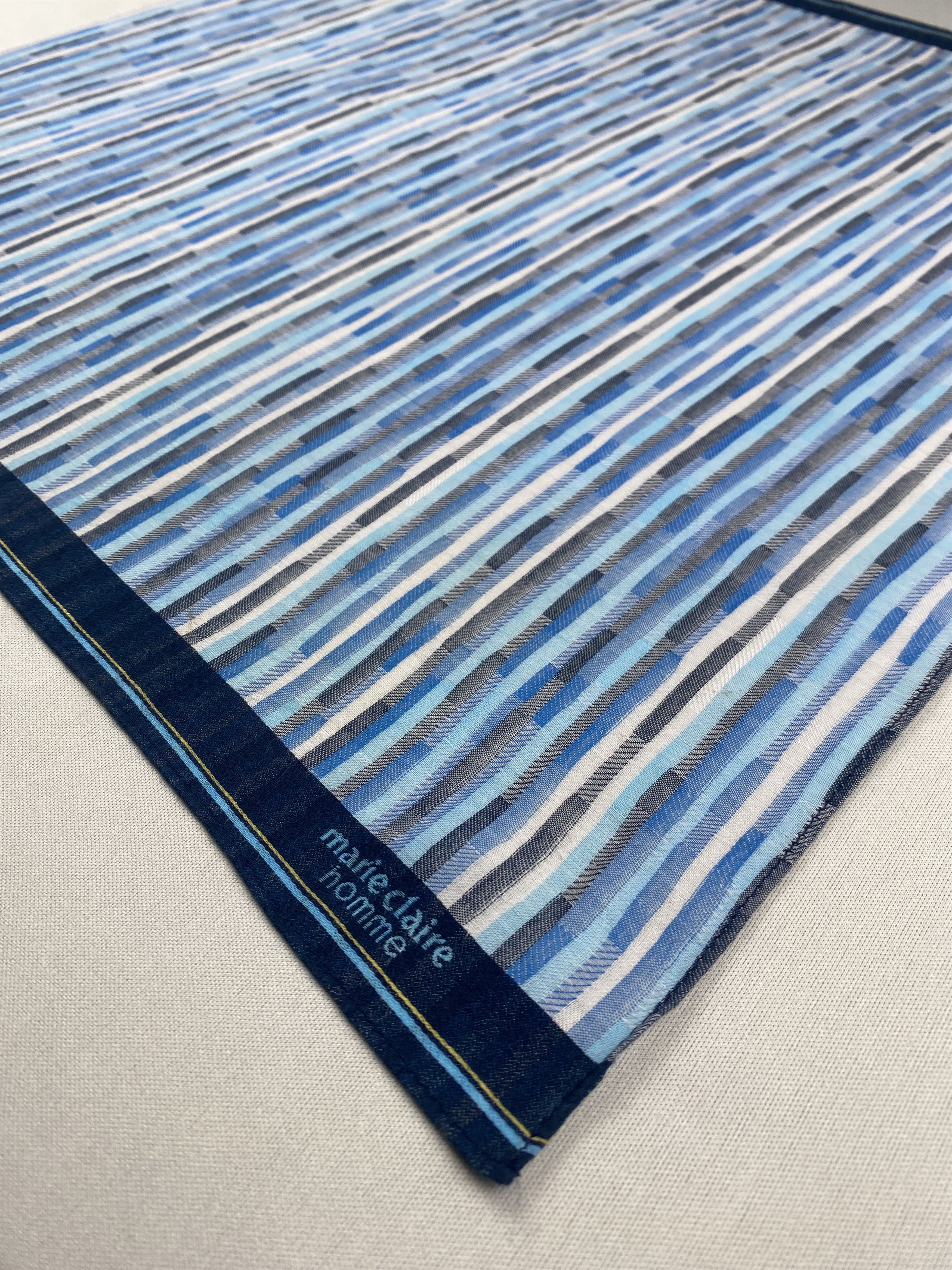 Japanese Brand Vtg Marie Claire Handkerchief Pocket Square Bandana HM0032 Size ONE SIZE - 4 Thumbnail