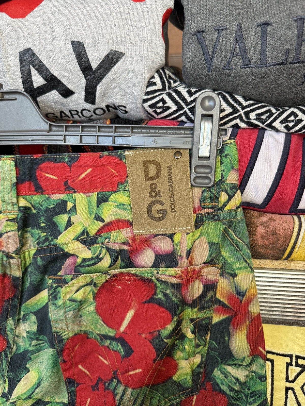 Dolce & Gabbana Vintage Dolce Gabbana Flowers Y2K Cropped Pants Hype Rare Size US 33 - 11 Thumbnail