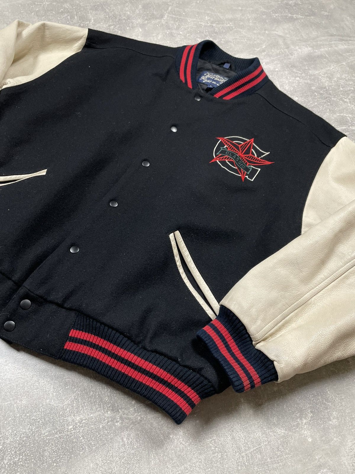 Gap × Vintage Vintage GAP Wool / Leather Universal Varsity Jacket 90s Size US L / EU 52-54 / 3 - 3 Thumbnail