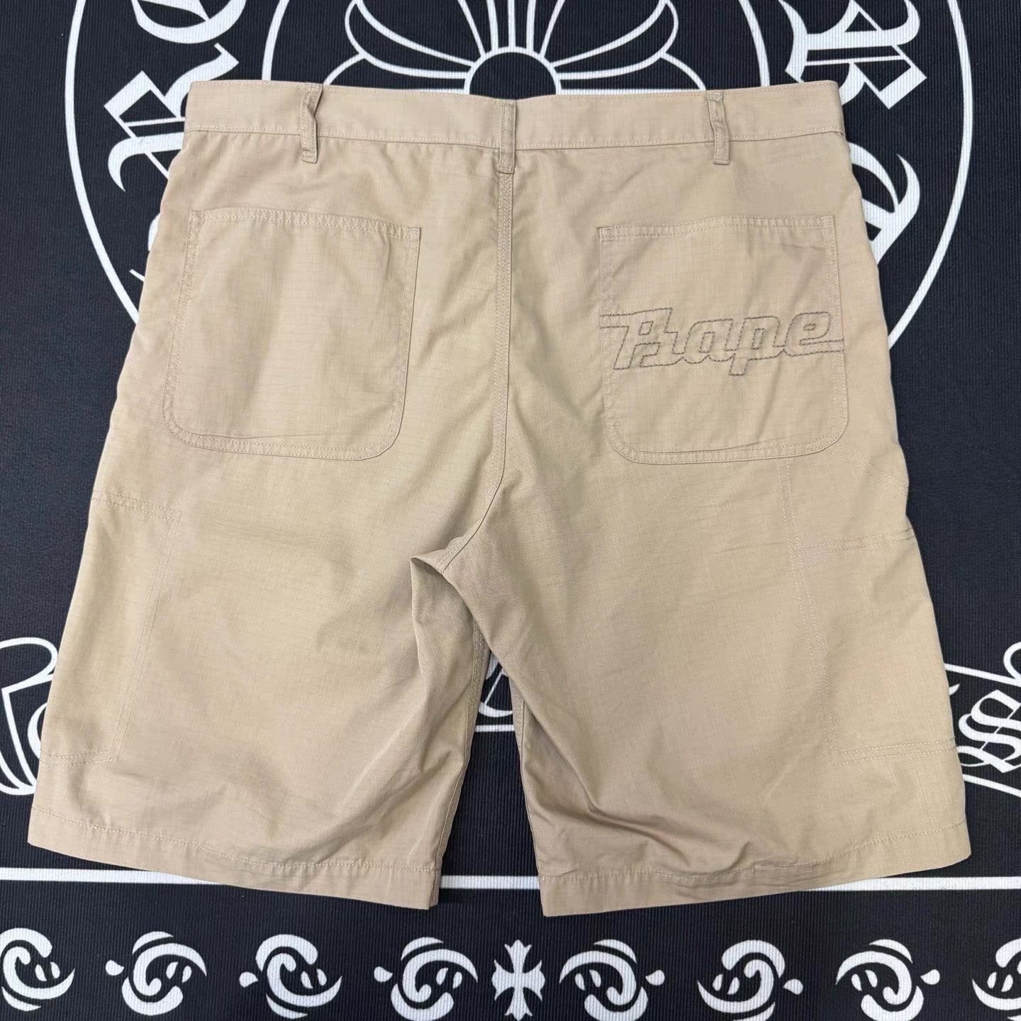 Bape BAPE Brown Cargo Shorts with Alphabet Embroidery Q10 Size US 36 / EU 52 - 2 Thumbnail