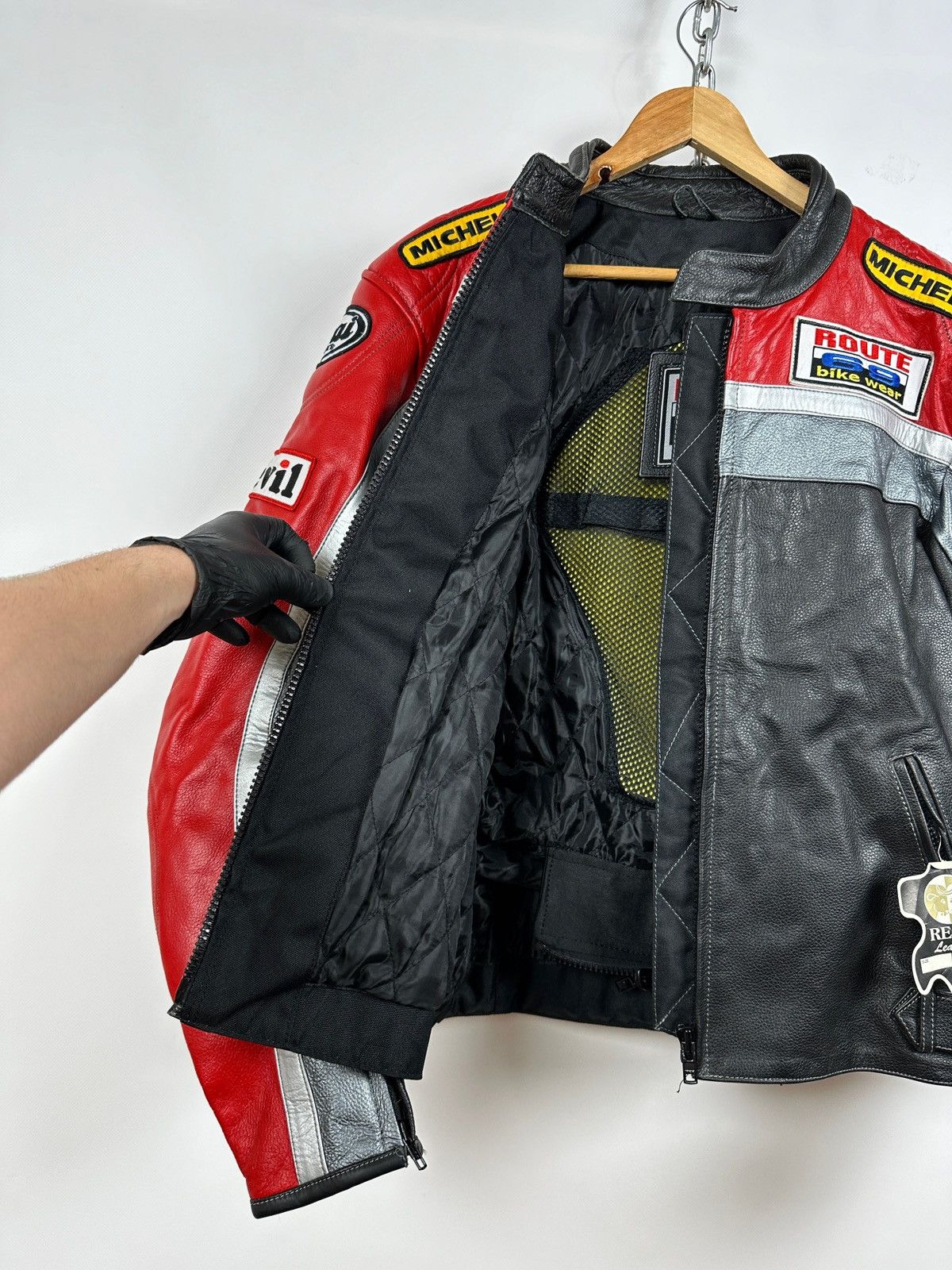 Other Route 69 Michelin Shell Motorcycle Racing Leather Jacket Size US XL / EU 56 / 4 - 11 Thumbnail