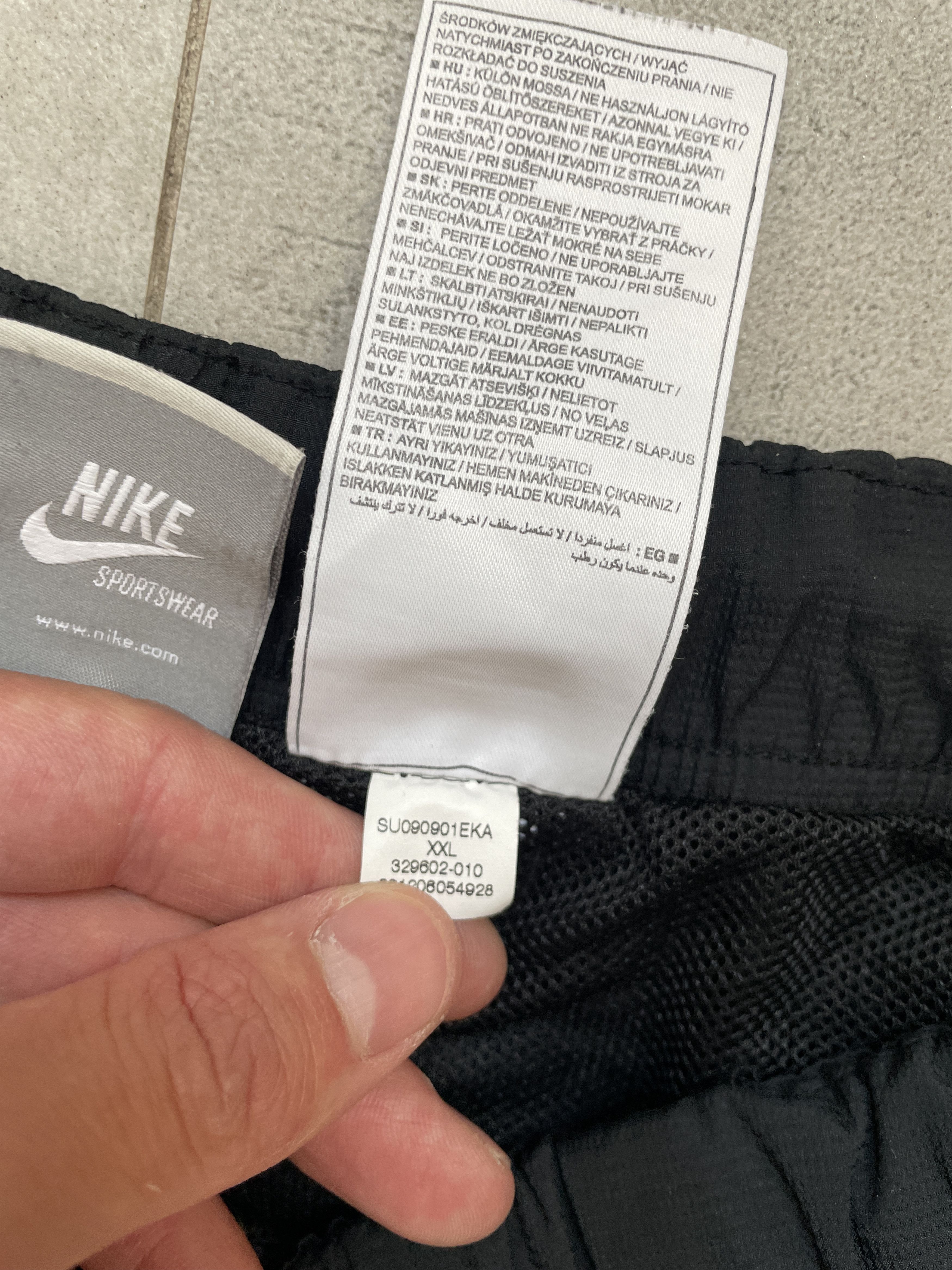 Nike Y2K NIKE BLACK BLOKECORE SPORTSWEAR TRACKPANTS Size US 36 / EU 52 - 4 Thumbnail