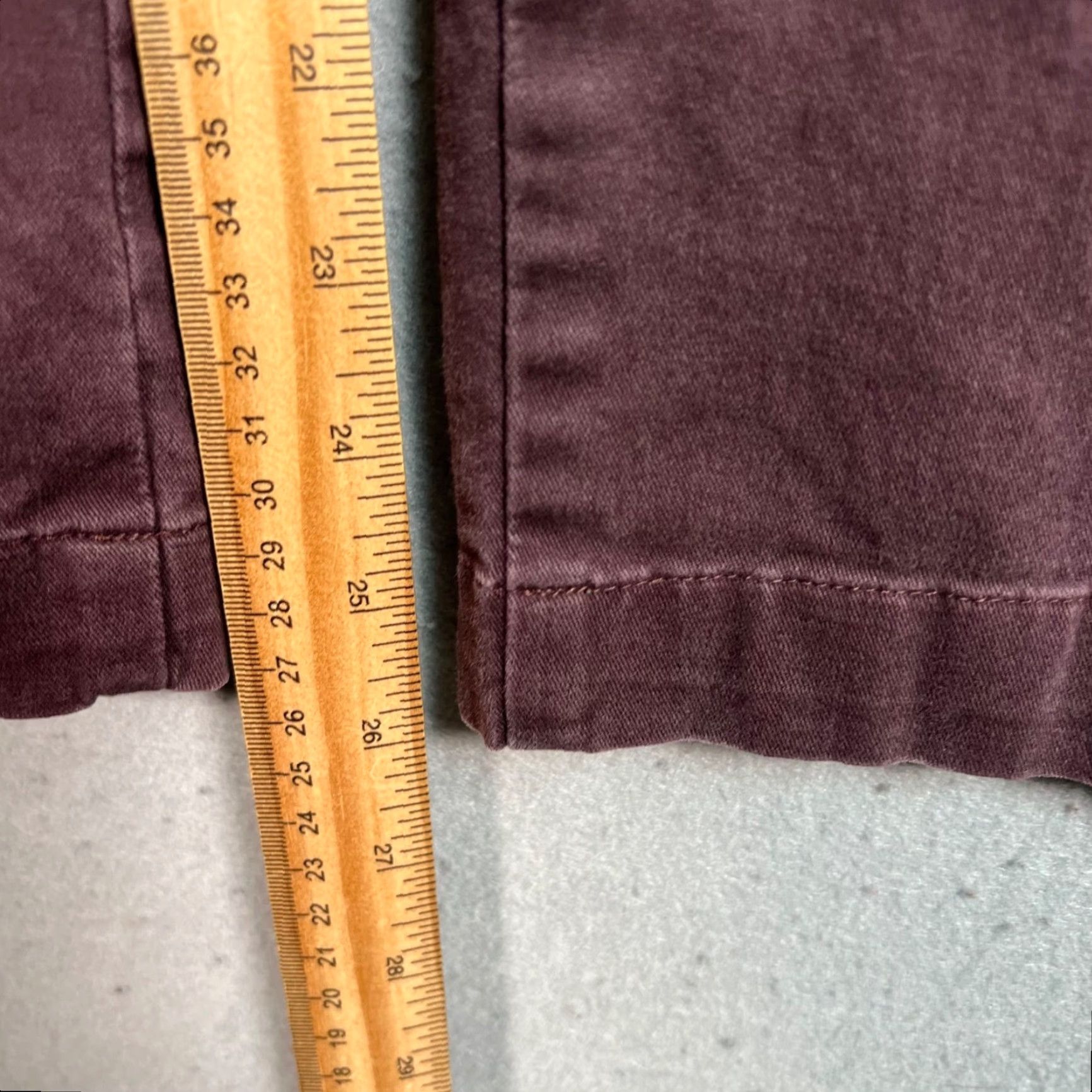 Uniqlo Uniqlo Mens Chino Pants Slim Fit Burgundy Cotton Blend 34 Casual Tailored 32 in Inseam 27 in Size US 34 / EU 50 - 6 Thumbnail