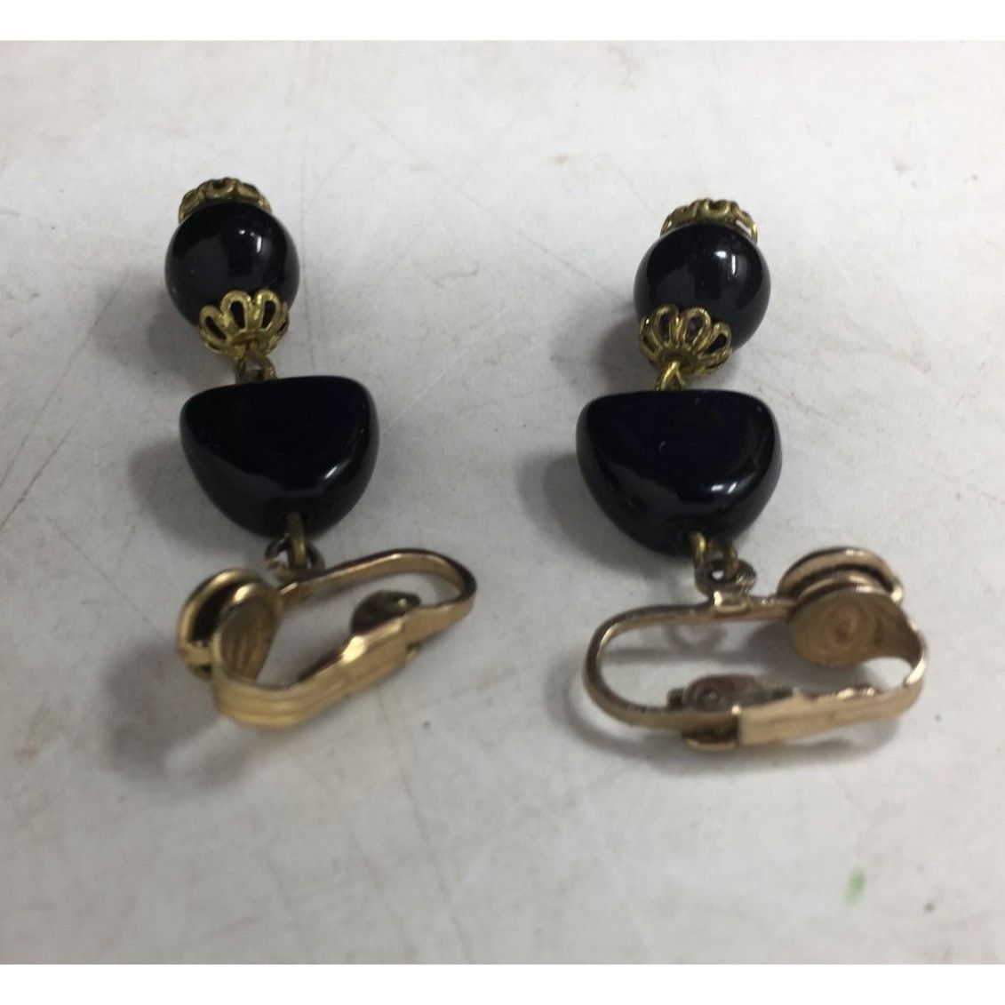 Other Women's Vintage Black and Gold Tone Dangle Clip on Earrings Size ONE SIZE - 6 Thumbnail