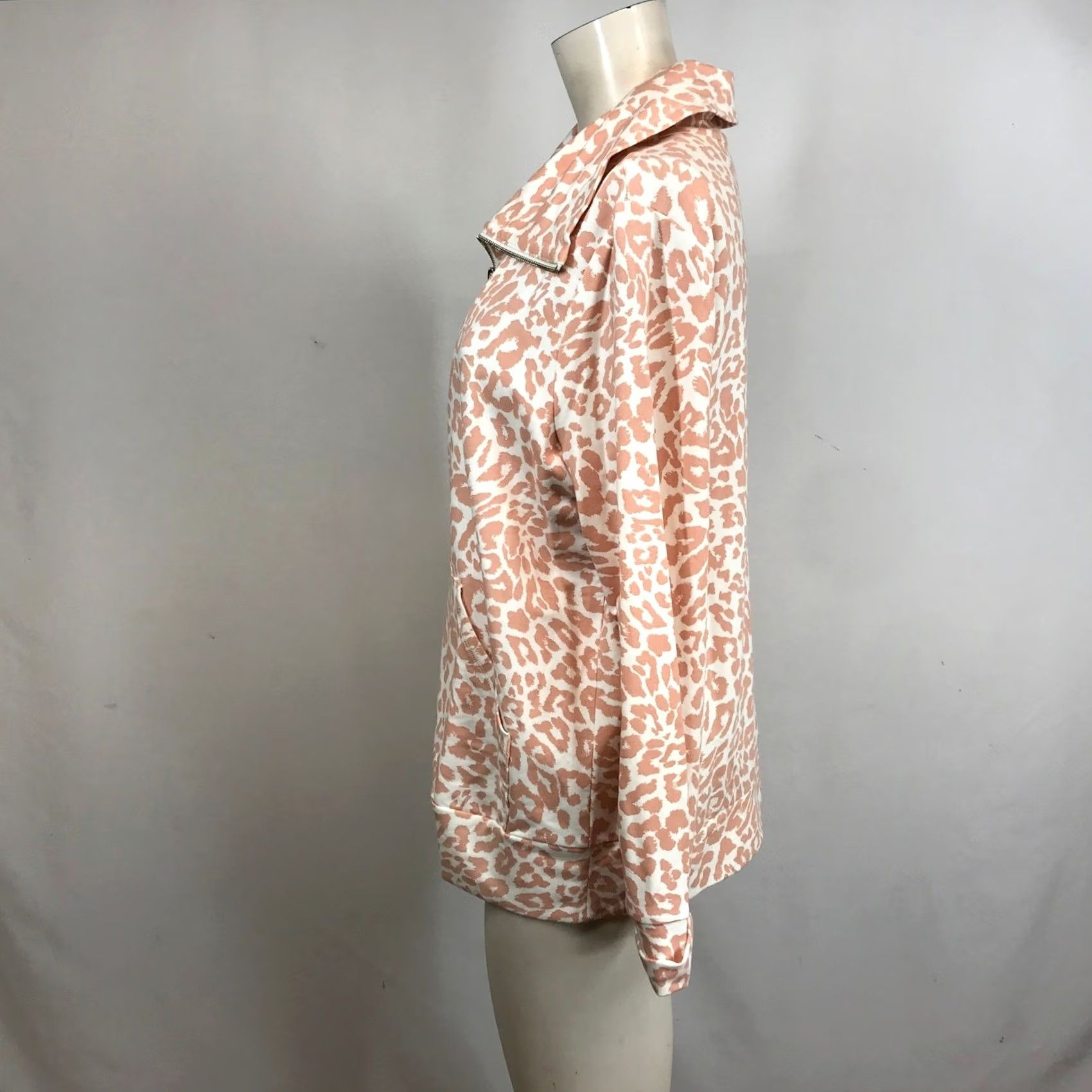 Vintage VINTAGE Chico's Pink Leopard Print Zip Up Jacket Women's L Casual Pink Leopard Print Zip Up Jacket Women's L Clothing Size L / US 10 / IT 46 - 6 Thumbnail