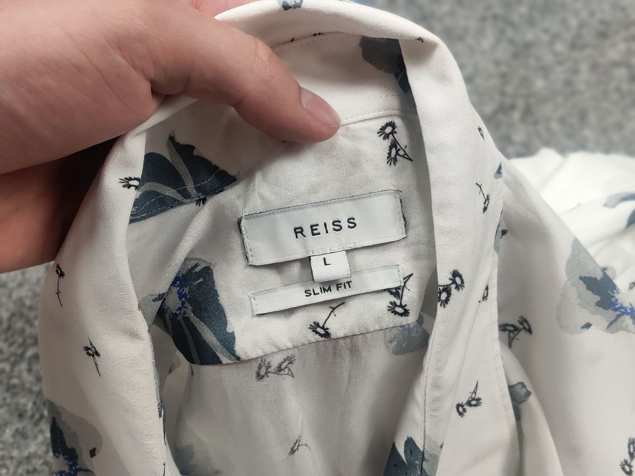 Reiss Reiss white viscose casual Button Shirt blue flower logo Size US L / EU 52-54 / 3 - 10 Thumbnail