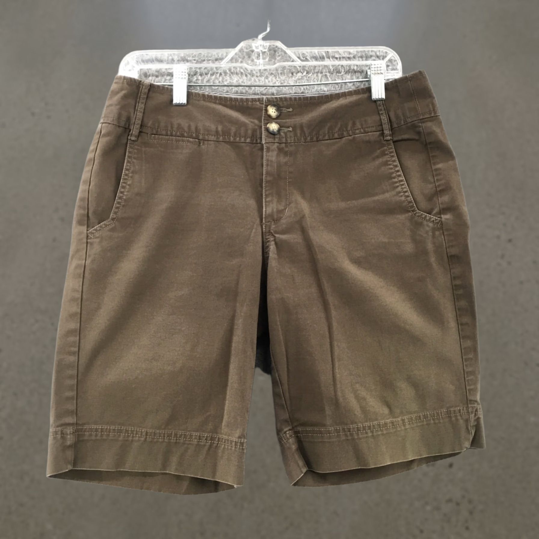 Eddie Bauer Eddie Bauer Blakely Fit Chino Shorts Womens 9 Brown Cotton Blend Casual Mid Rise Size 30" / US 8 / IT 44 - 1 Thumbnail
