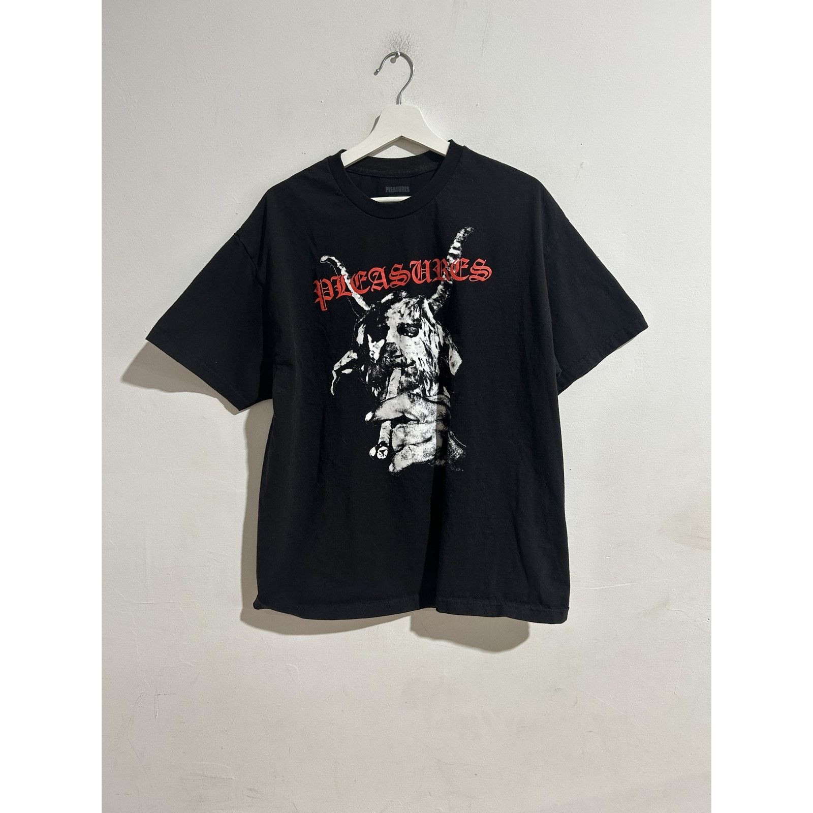 Pleasures PLEASURES GOAT TEE BLACK SIZE XL PREOWNED Size US XL / EU 56 / 4 - 1 Thumbnail