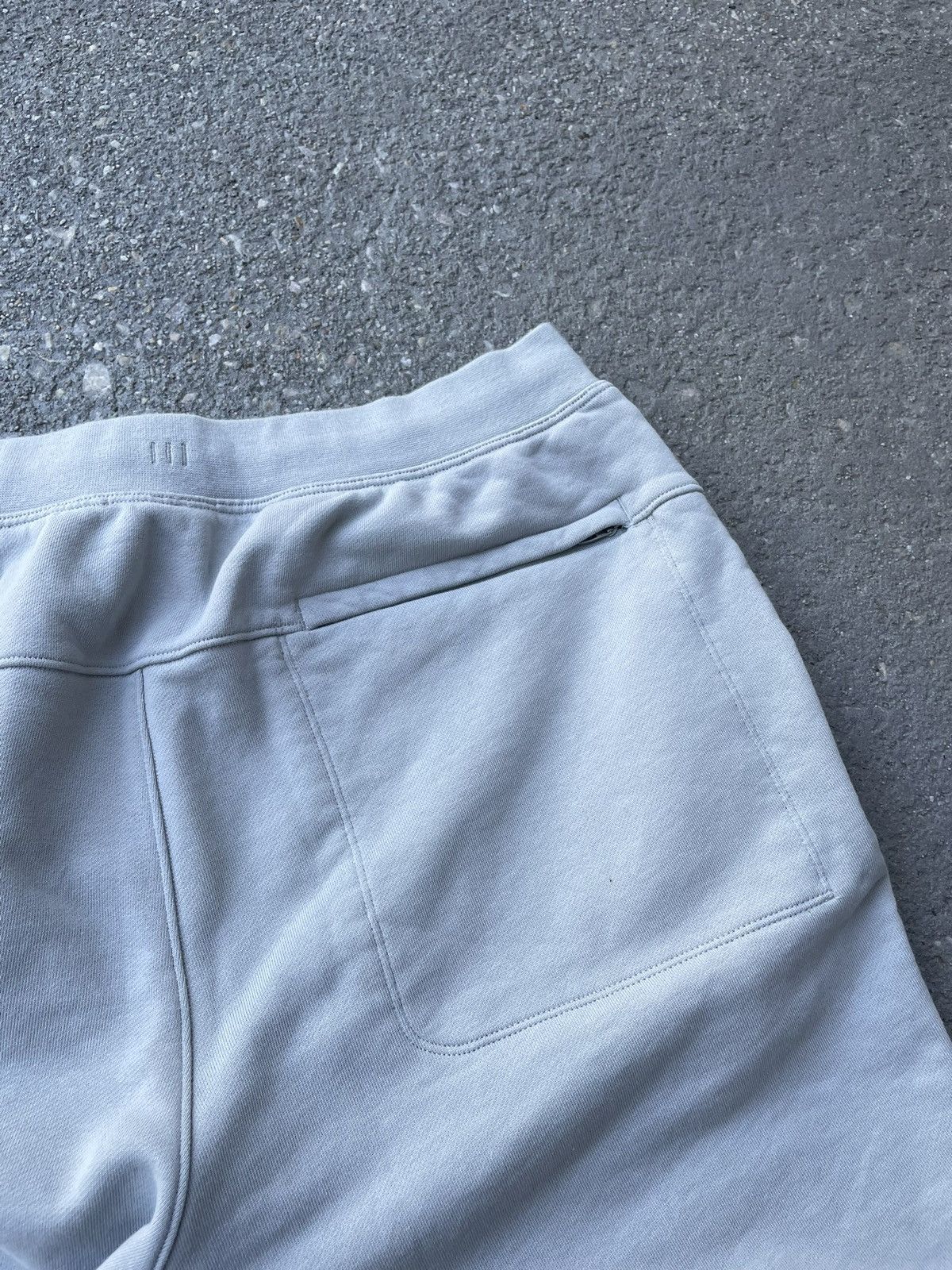 Lululemon Light Gray Lululemon Sweat Shorts Size US 32 / EU 48 - 8 Thumbnail