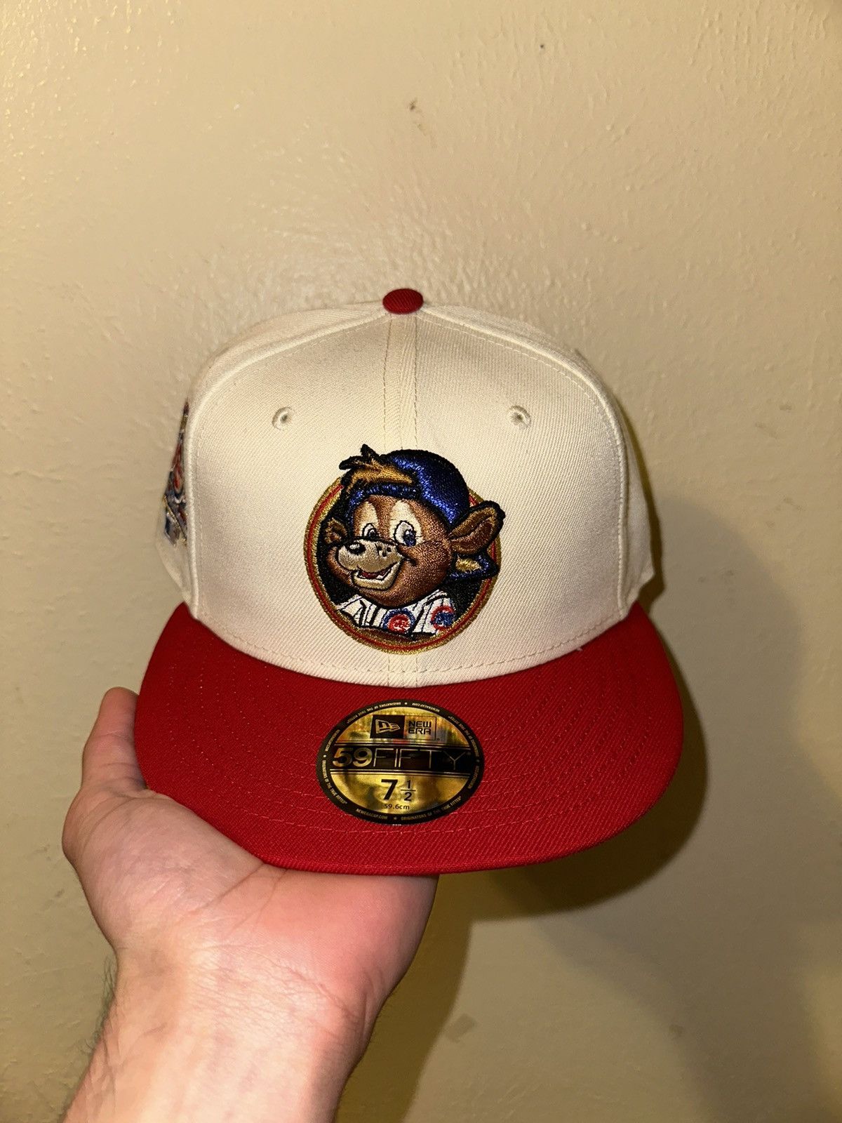 image of New Era Size 7 1/2 Chicago Cubs Clark The Bear Fitted in White, Men's