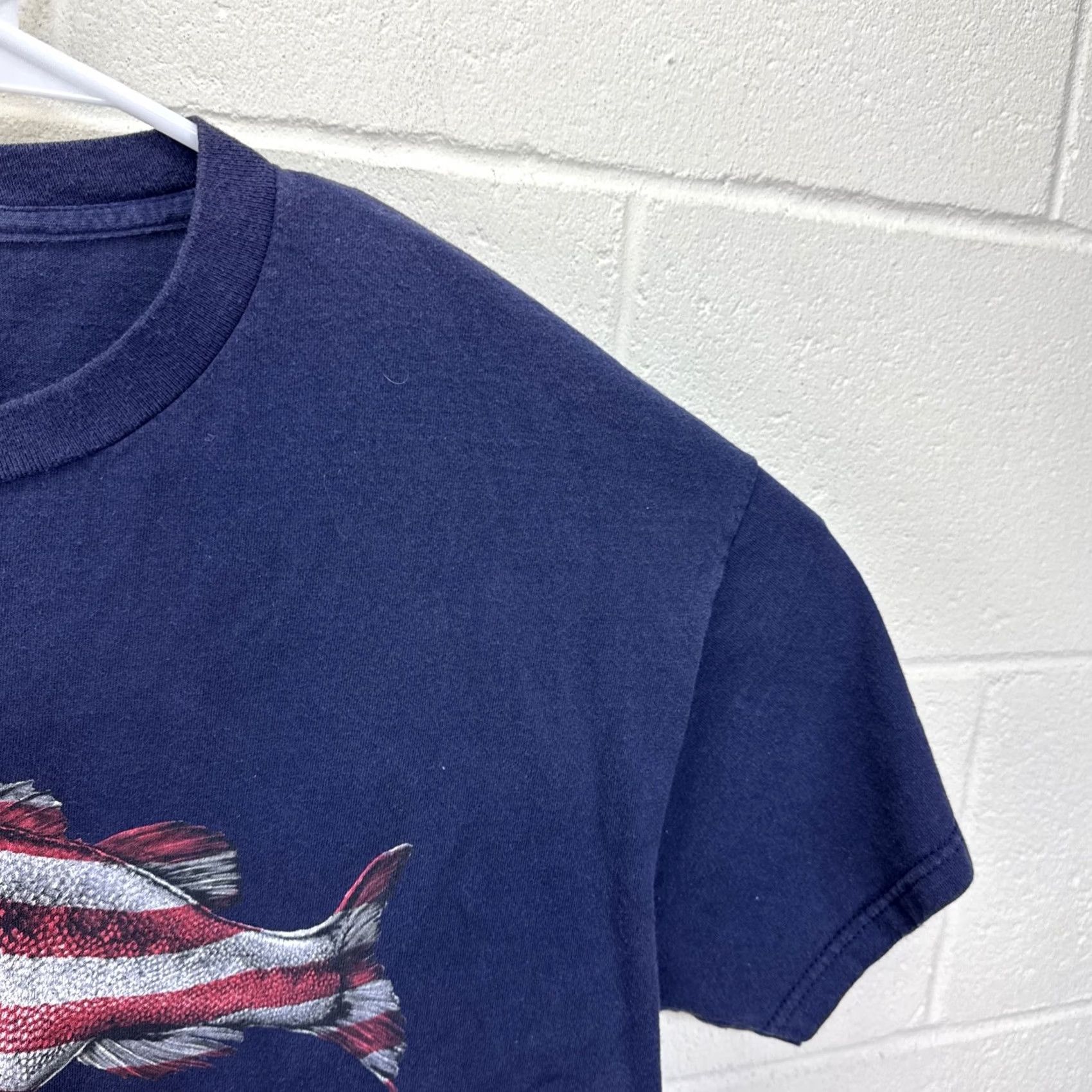 Delta VINTAGE Delta Bass Fishing Flag T-shirt Shirt Mens L Blue Graphic Print Distressed Size US L / EU 52-54 / 3 - 7 Thumbnail