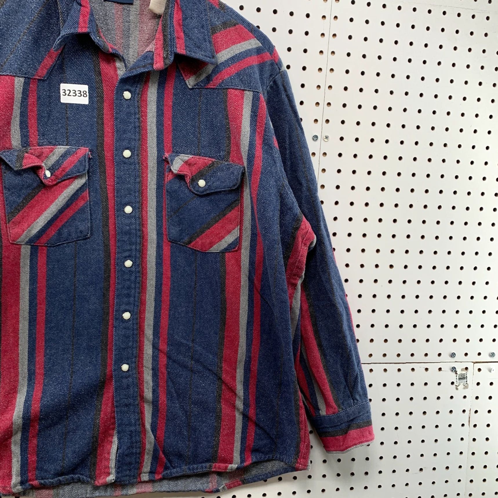 BB Dakota VINTAGE Dakota Five Brothers Snap Western Shirt Mens XL Blue Red Striped Made USA 24x29 Western Men's XL Blue Red Stripe 90s style Size US XL / EU 56 / 4 - 4 Thumbnail
