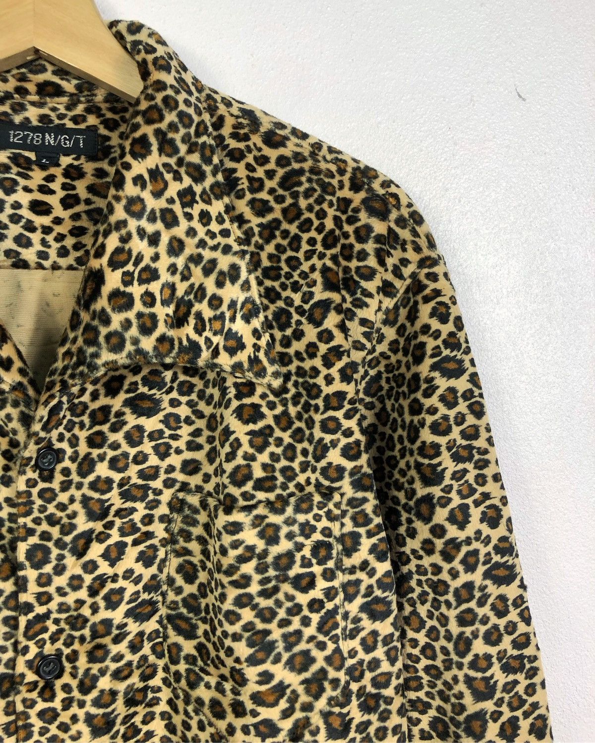 Vintage Rare 1278 N/G/T Japan Leopard Pattern Button Ups Shirt Size US L / EU 52-54 / 3 - 3 Thumbnail
