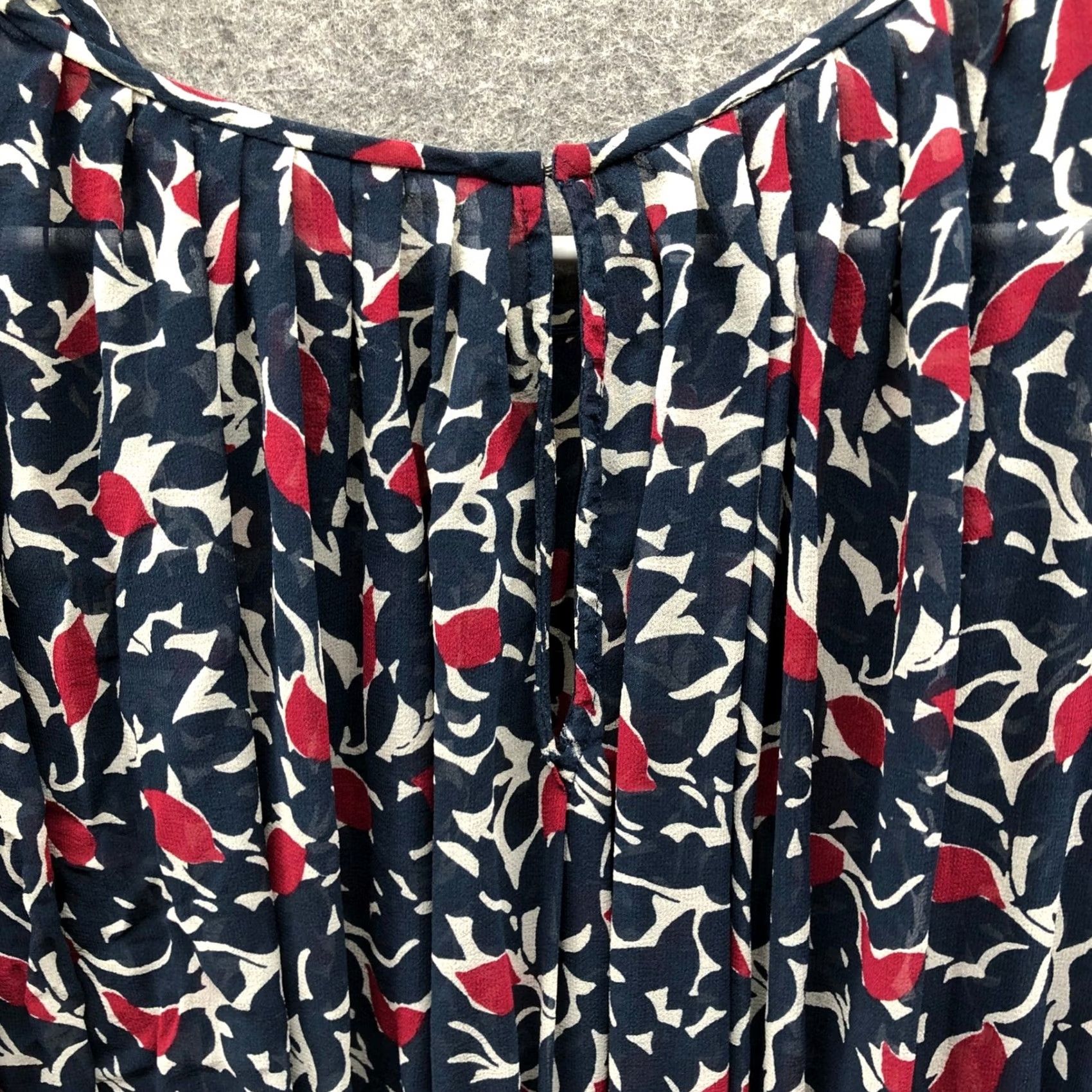 Joie VINTAGE? No. Joie 100% Silk Blouson Dress Womens S Navy Blue Red Floral Sleeveless Dolman Size S / US 4 / IT 40 - 7 Thumbnail