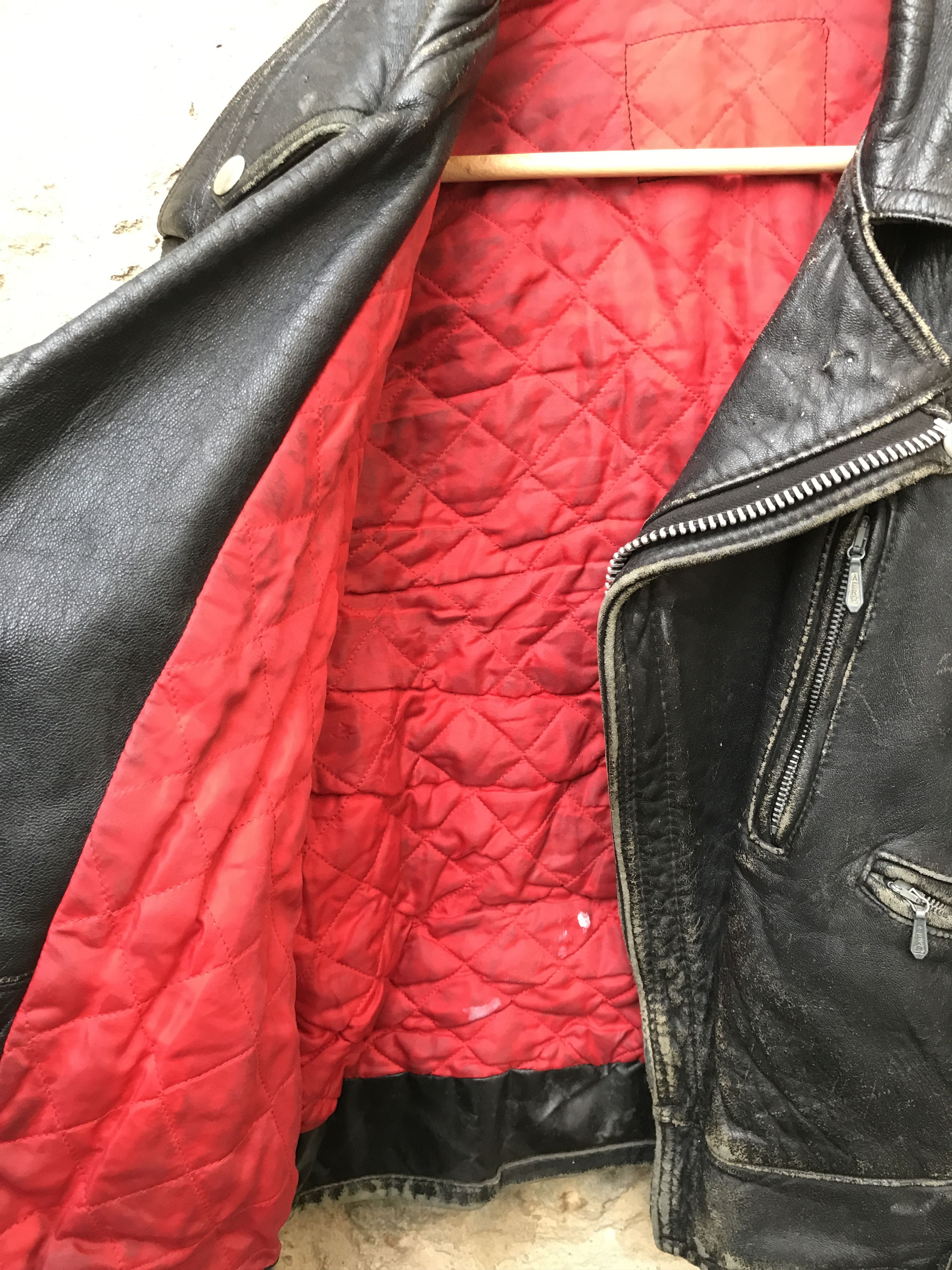 Vintage Amazing Vintage 60s Mascot Distressed Leather Biker Jacket Size US M / EU 48-50 / 2 - 17 Thumbnail
