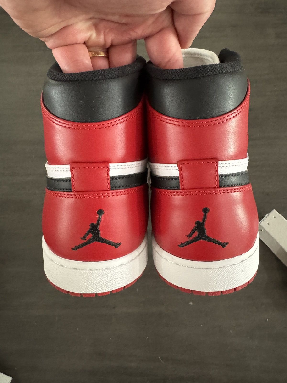 Jordan Brand Jordan 1 High OG Chicago 2013 Size US 13 / EU 46 - 4 Thumbnail