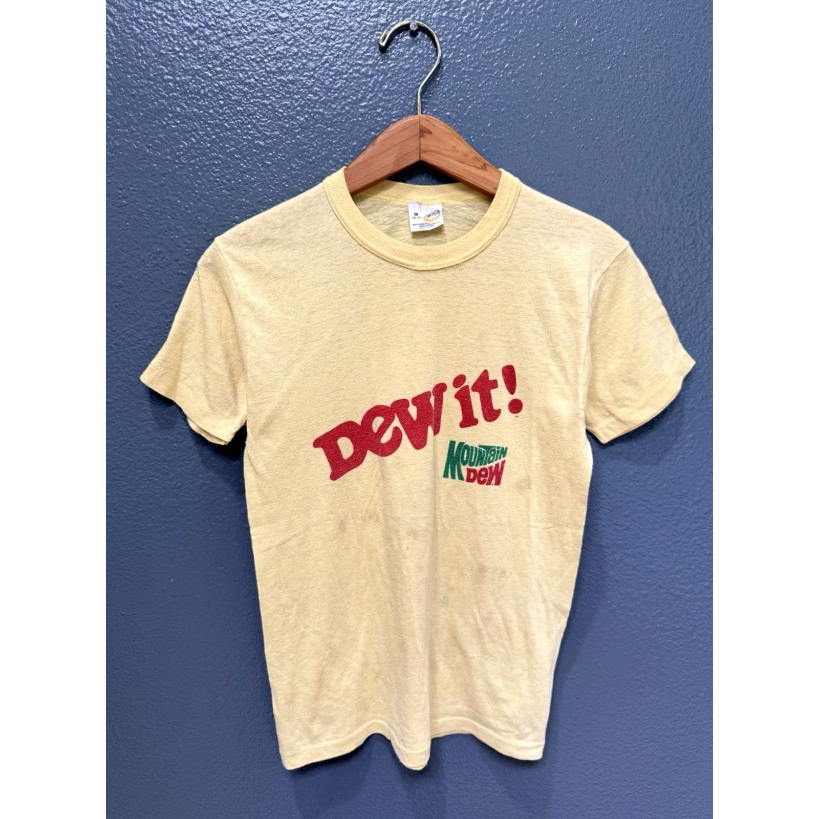 Vintage VINTAGE Mountain Dew “Dew It!” Tee Shirt M Mens Yellow 80s 7/10 Condition Size US M / EU 48-50 / 2 - 3 Thumbnail