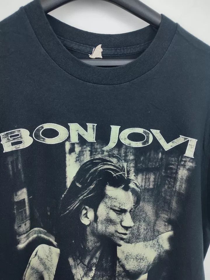 Vintage Rare Bon Jovi 1993 world tour vintage t shirt Size XL Size US XL / EU 56 / 4 - 12 Thumbnail