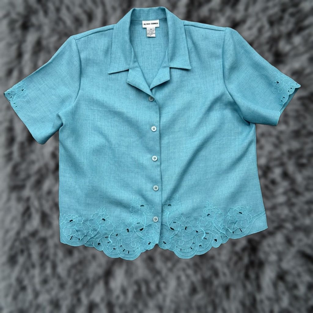 Vintage VINTAGE Alfred Dunner Blazer Women 16 Grandmacore Embroidered Scalloped Lace 90s Designer - Women - Blazer - 16 - Blue - 90s - Vintage Size XXL / US 16-18 / IT 52-54 - 1 Thumbnail