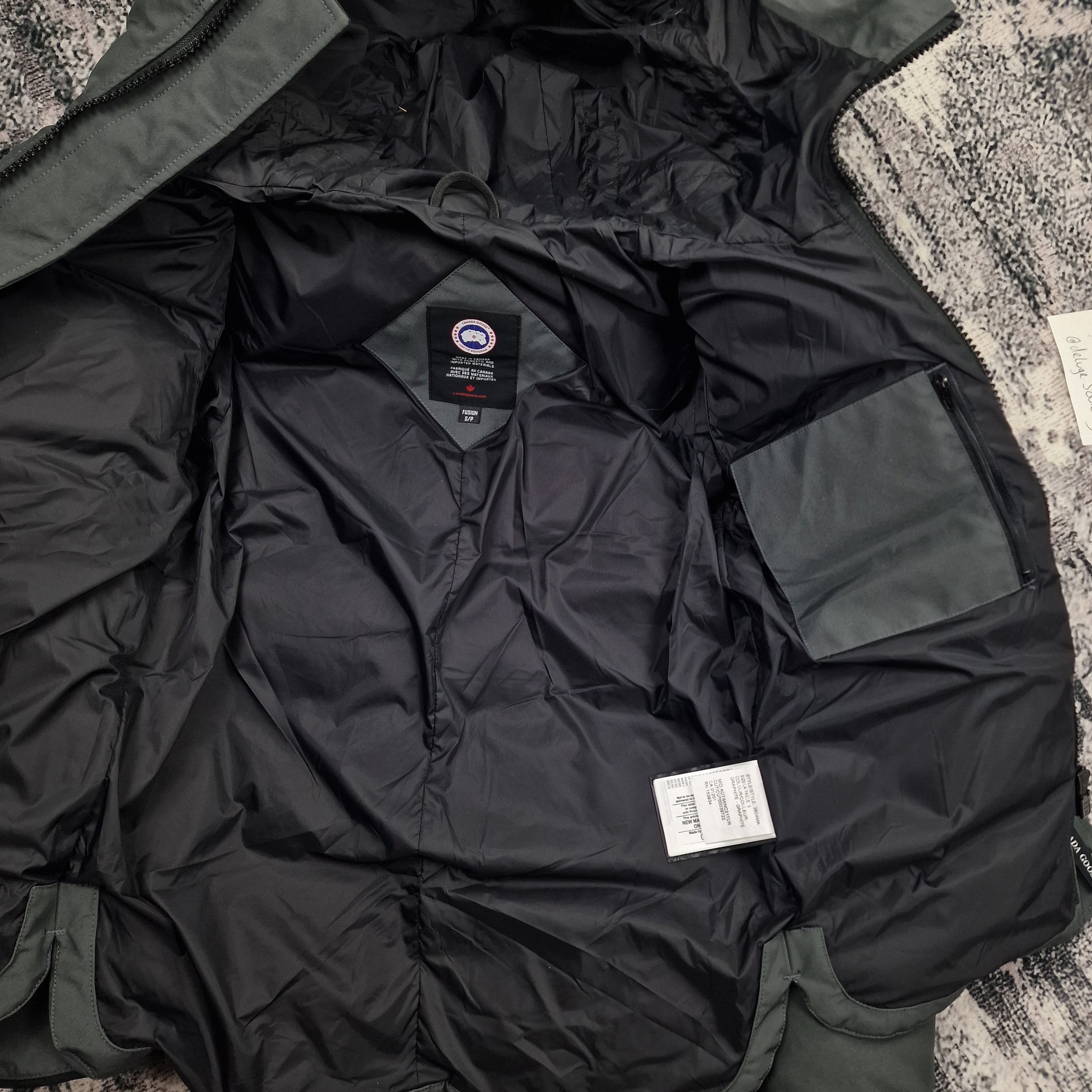 Canada Goose Canada Goose Macmillan Parka | Graphite | Small Size US S / EU 44-46 / 1 - 7 Thumbnail