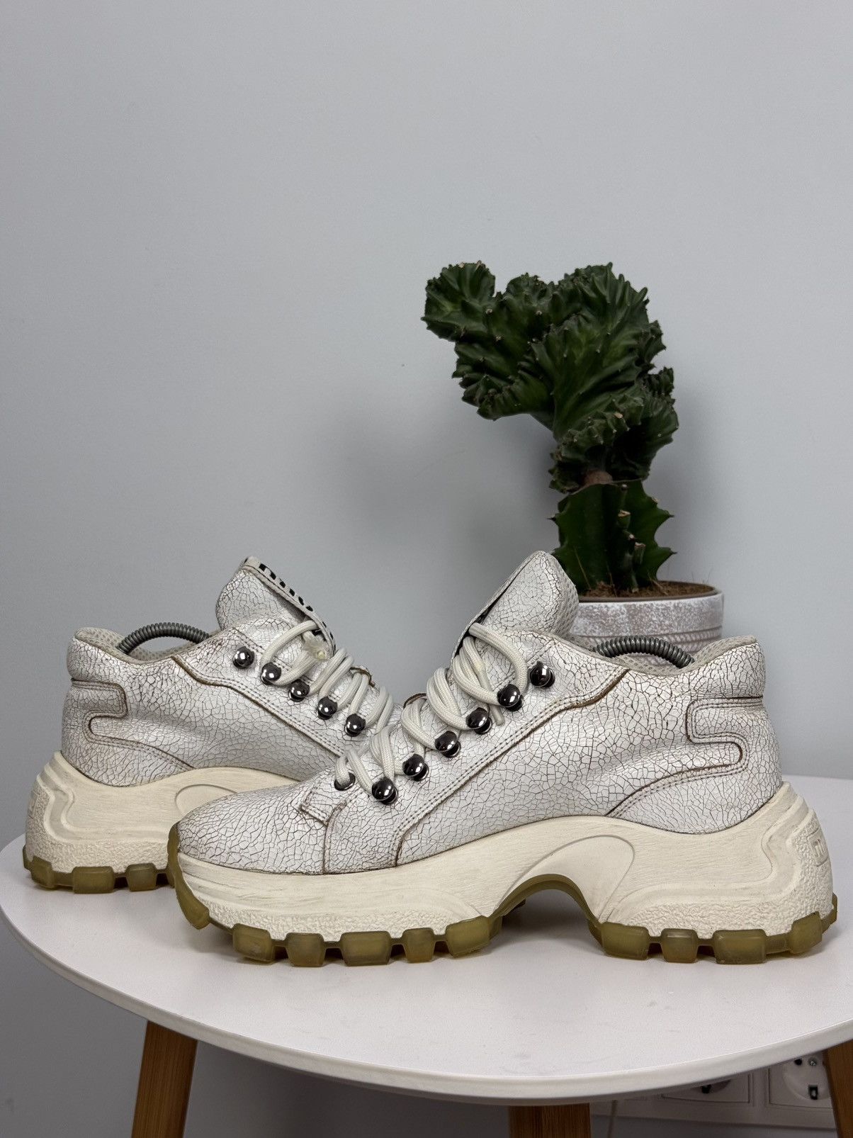 Miu Miu Miu Miu Damen Cracked Leather Chunky Sneakers White EU 37 Size US 7.5 / IT 37.5 - 9 Thumbnail