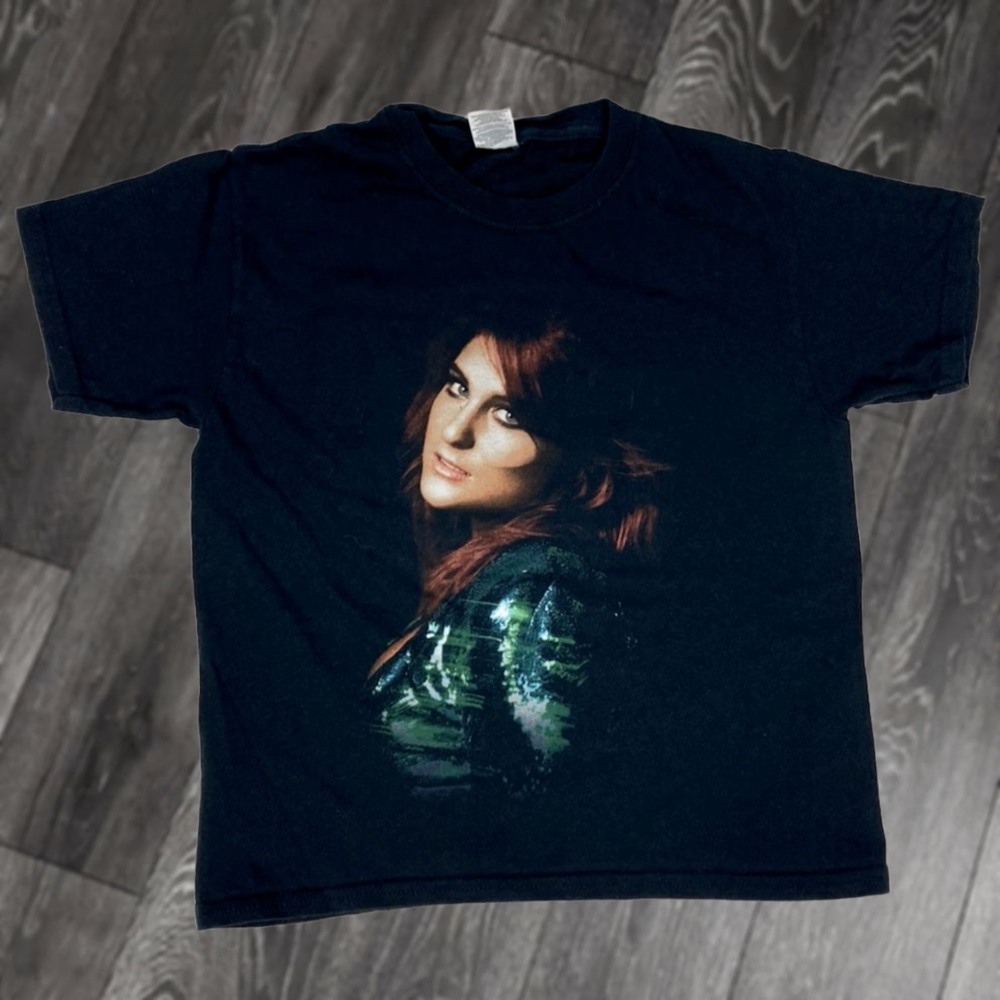 Gildan VINTAGE Meghan Trainor Untouchable Tour 2016 Crop Graphic T-shirt Women Small Music Shirt Adult XS/Size? Size S / US 4 / IT 40 - 1 Thumbnail