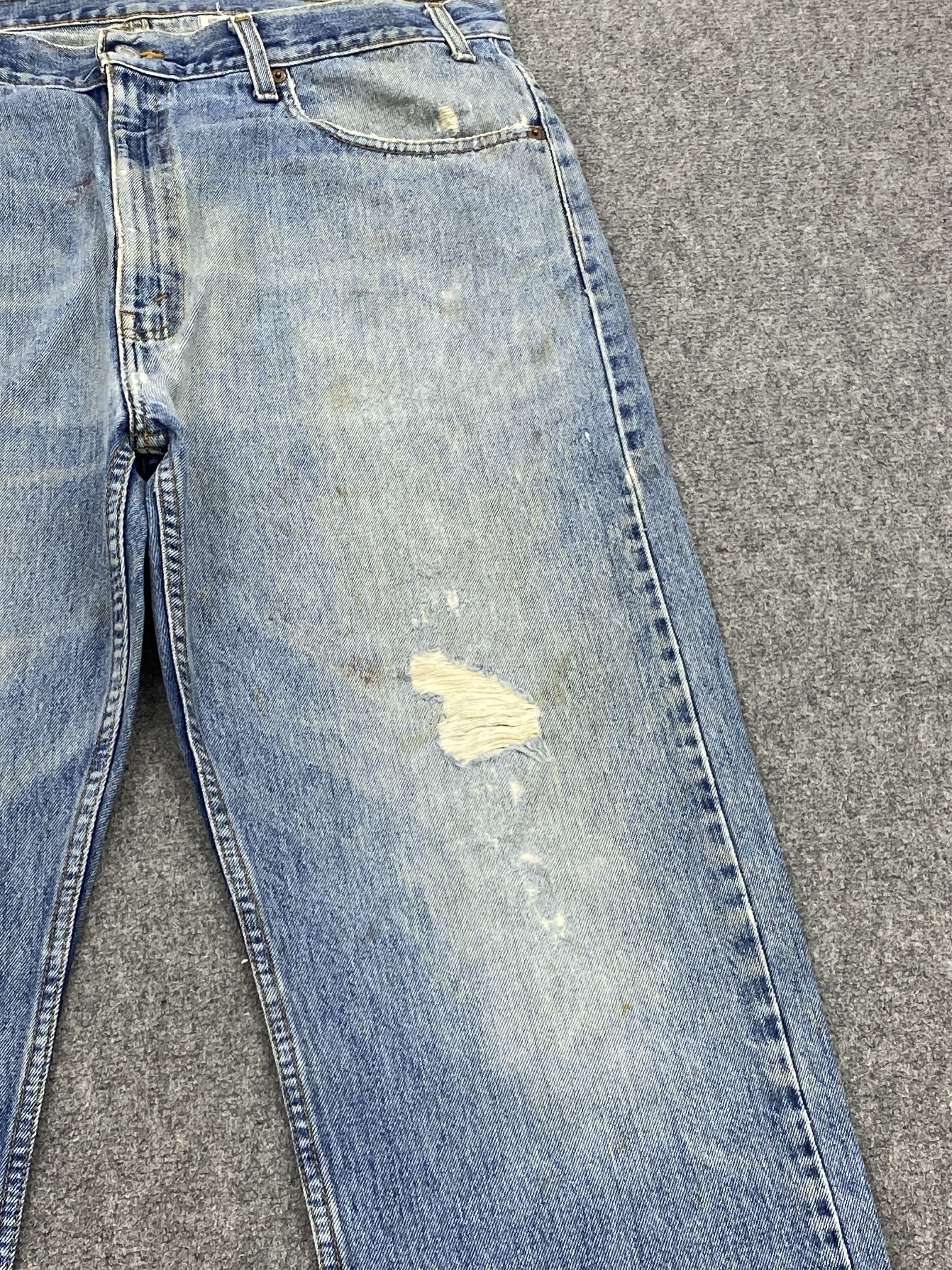 Levi's × Vintage Distressed Vintage 90s Levis 505 Faded Blue Jeans DP2618 Size US 34 / EU 50 - 12 Thumbnail