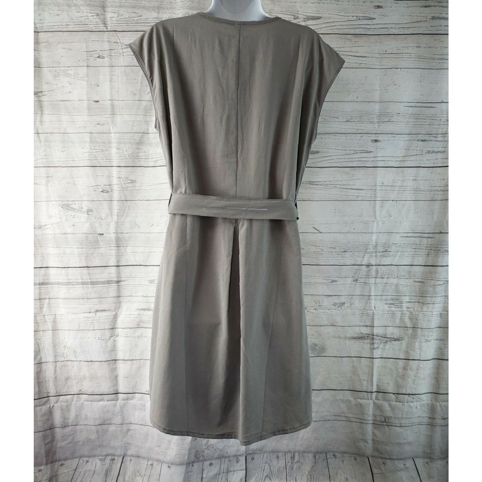 Mountain Hardwear Mountain Hardwear Womens Citypass Travel Dress Striped Gray Size M Knee Length Shirt Dress Travel Occasion Womens Size M / US 6-8 / IT 42-44 - 4 Thumbnail