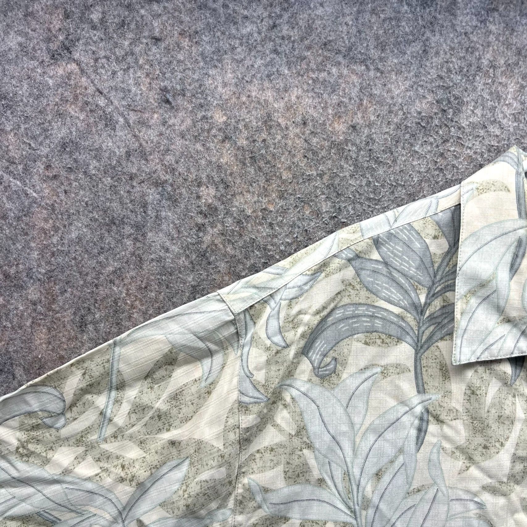 Tommy Bahama VINTAGE Tommy Bahama Shirt Men Large Beige Button-Down Silk Floral Hawaiian Tropic Ivory Size US L / EU 52-54 / 3 - 7 Thumbnail