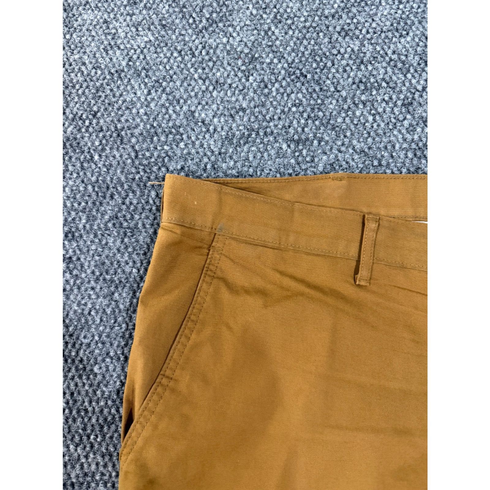 Levi's Levi's Shorts Mens 42 Brown Chino Flat Front Casual Workwear Relaxed Fit Pockets Cotton Spandex 10in Inseam Regular Size Size US 42 / EU 58 - 3 Thumbnail