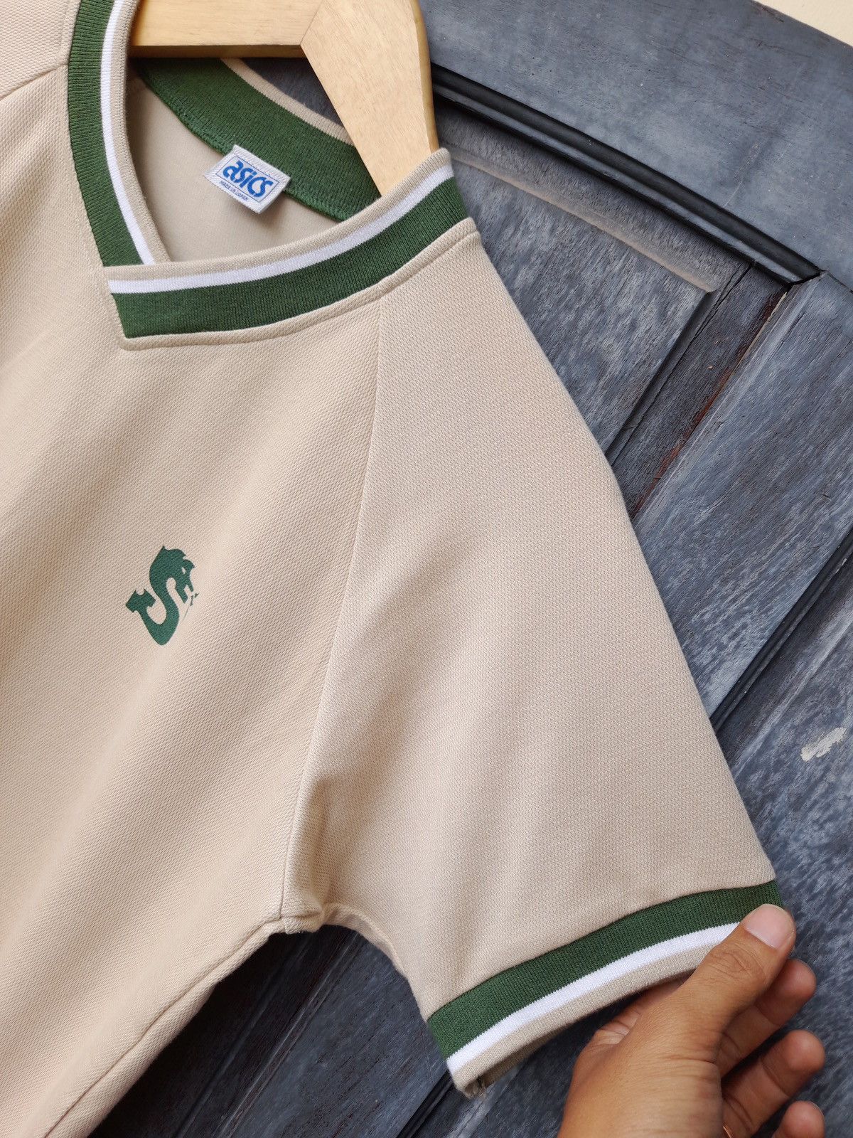 Asics Vintage Asics Made in Japan Sports Polo Beige Dragon Logo Size US M / EU 48-50 / 2 - 4 Thumbnail