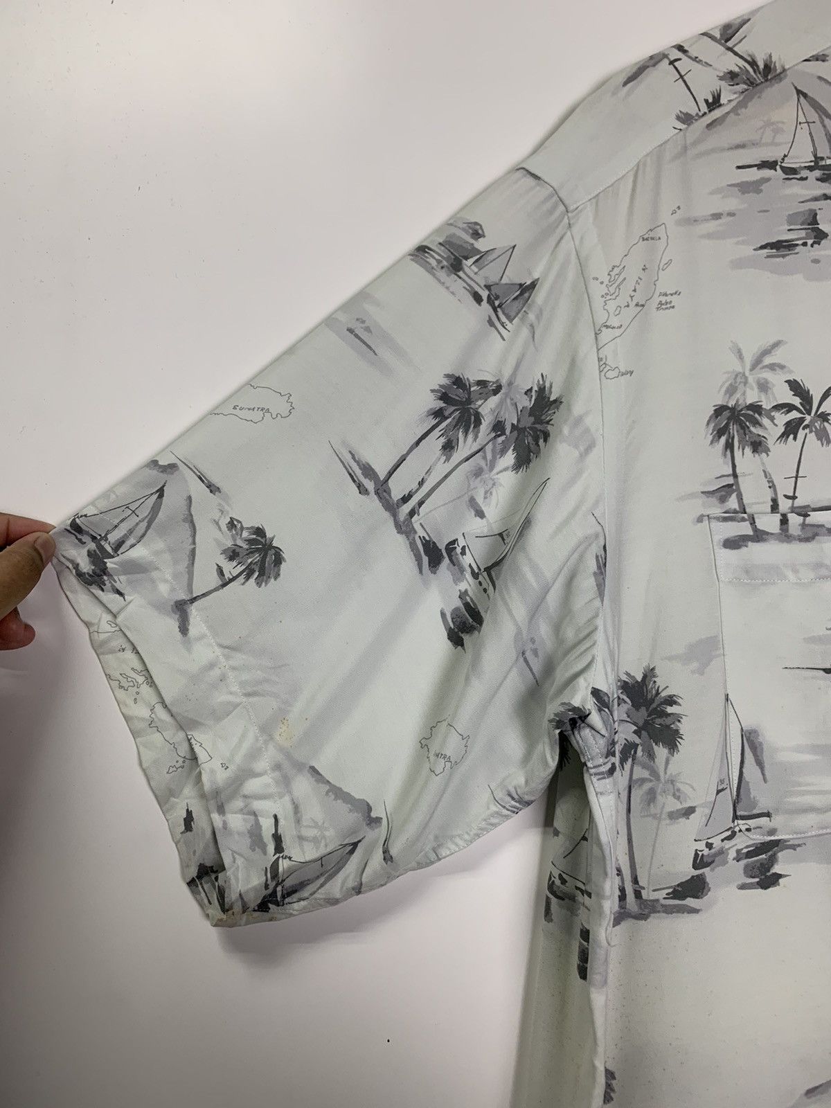 Vintage Men’s Club Collection hawaiian shirt Size US L / EU 52-54 / 3 - 6 Thumbnail