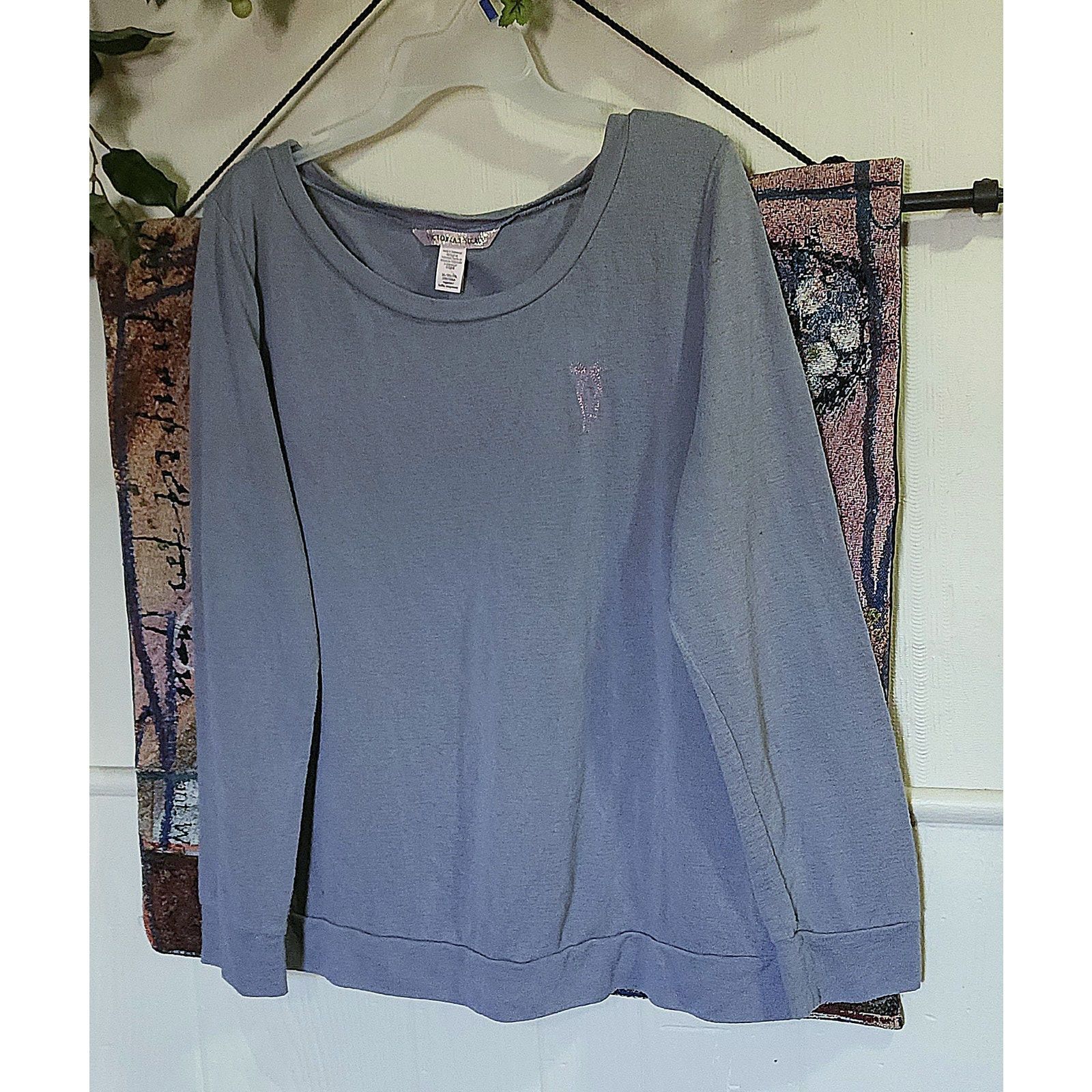 Victoria's Secret Victoria Secret gray sleeved top size XL pink cancer ribbon Size XL / US 12-14 / IT 48-50 - 1 Thumbnail