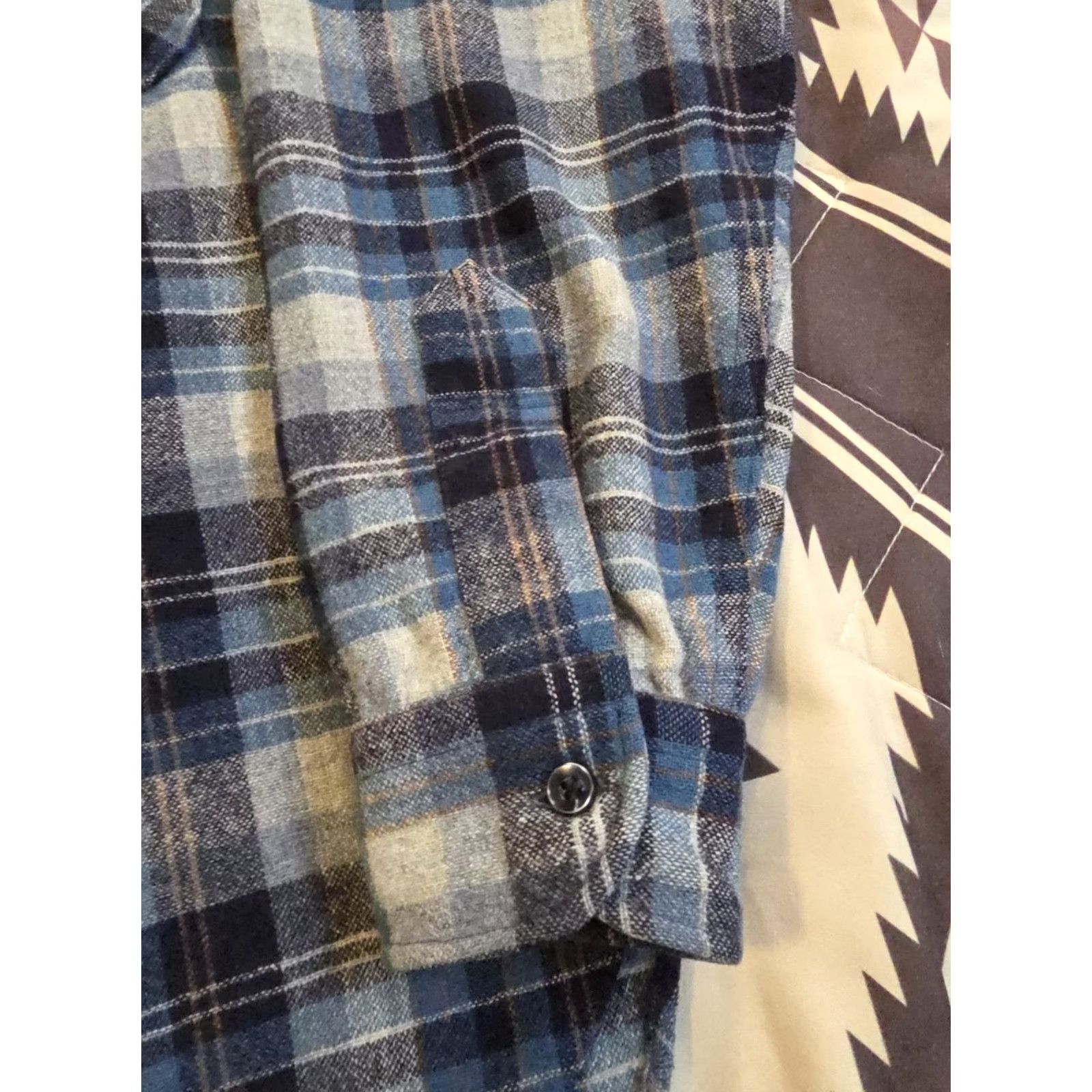 Pendleton VINTAGE Pendleton Button-Up Shirt Mens Medium Wool Flannel Blue Plaid EUC Size US M / EU 48-50 / 2 - 6 Thumbnail