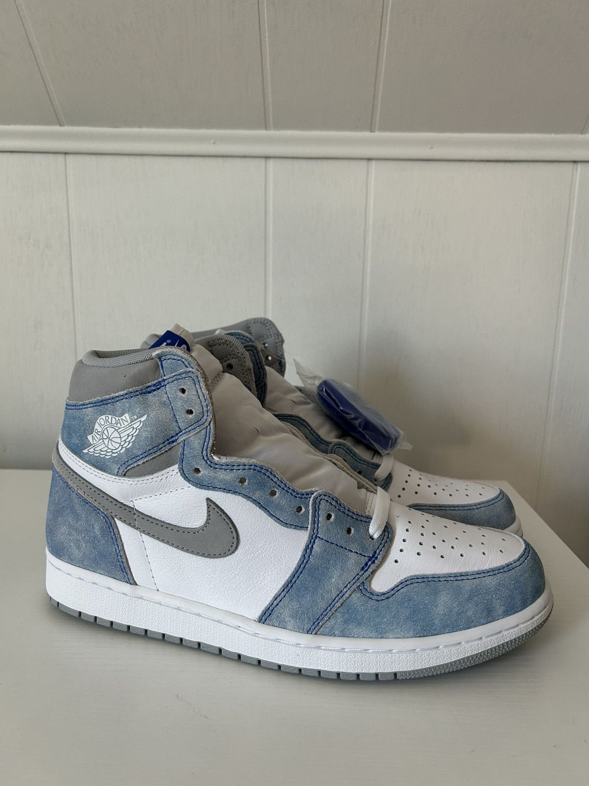 Jordan Brand Air Jordan 1 High Hyper Royal Smoke Grey Size US 10.5 / EU 43-44 - 1 Thumbnail