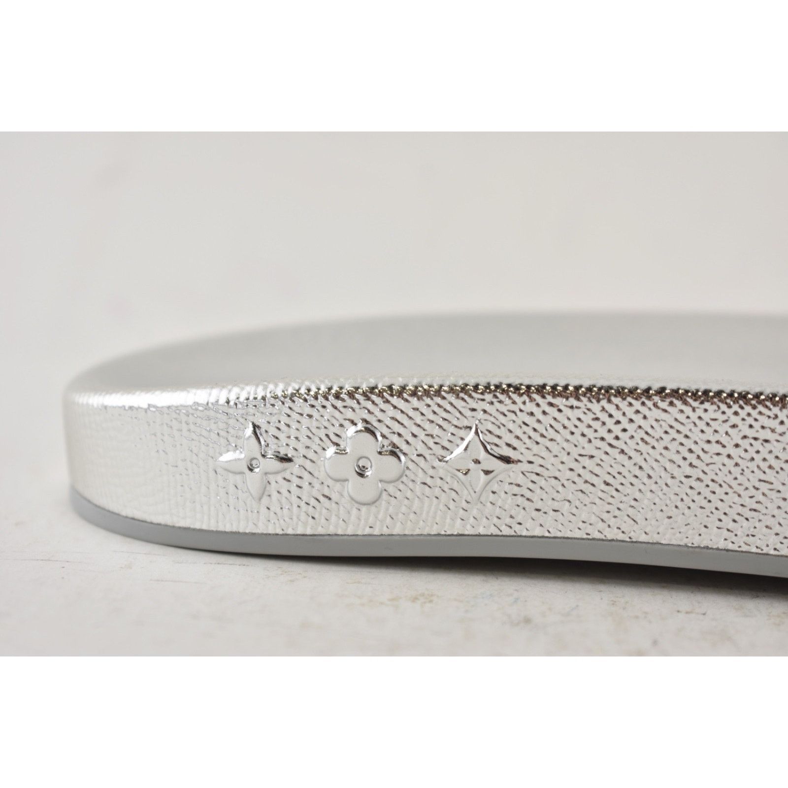 Louis Vuitton Louis Vuitton Chrome Mirror LV Slide Sandal UK 9 US 10 11 Size US 10 / EU 43 - 4 Thumbnail