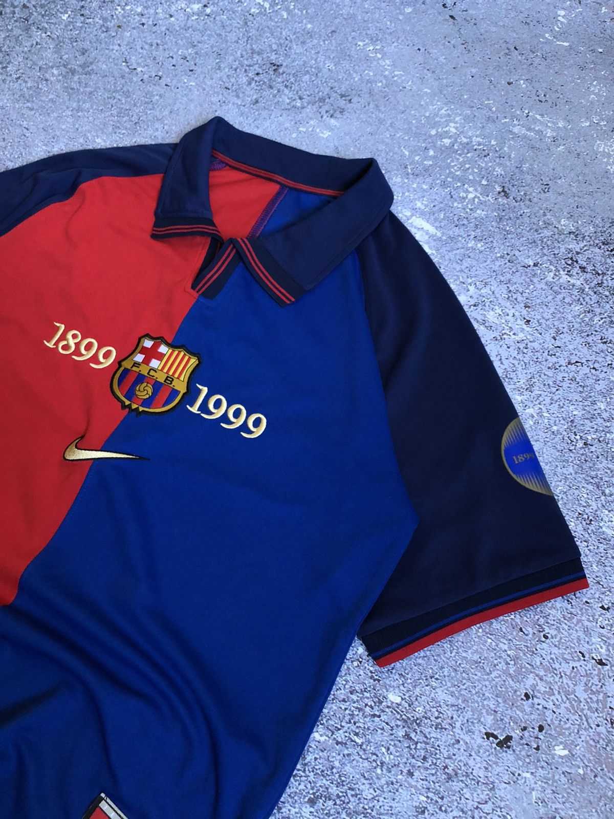 Nike × Vintage Vintage Nike FC Barcelona 1999 Home Soccer Jersey Messi #10 Size US M / EU 48-50 / 2 - 3 Thumbnail