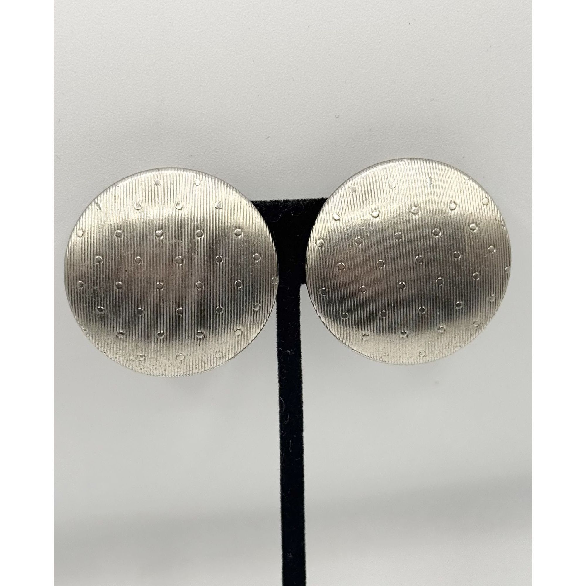 Vintage Vintage Silver tone textured large circle earrings Size ONE SIZE - 1 Thumbnail