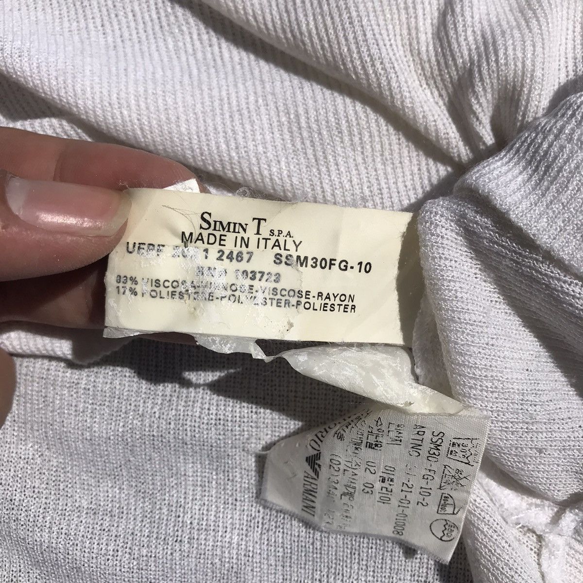 Emporio Armani × Vintage Vintage Emporio Armani White Knitted Size M Misura M Size US M / EU 48-50 / 2 - 5 Thumbnail