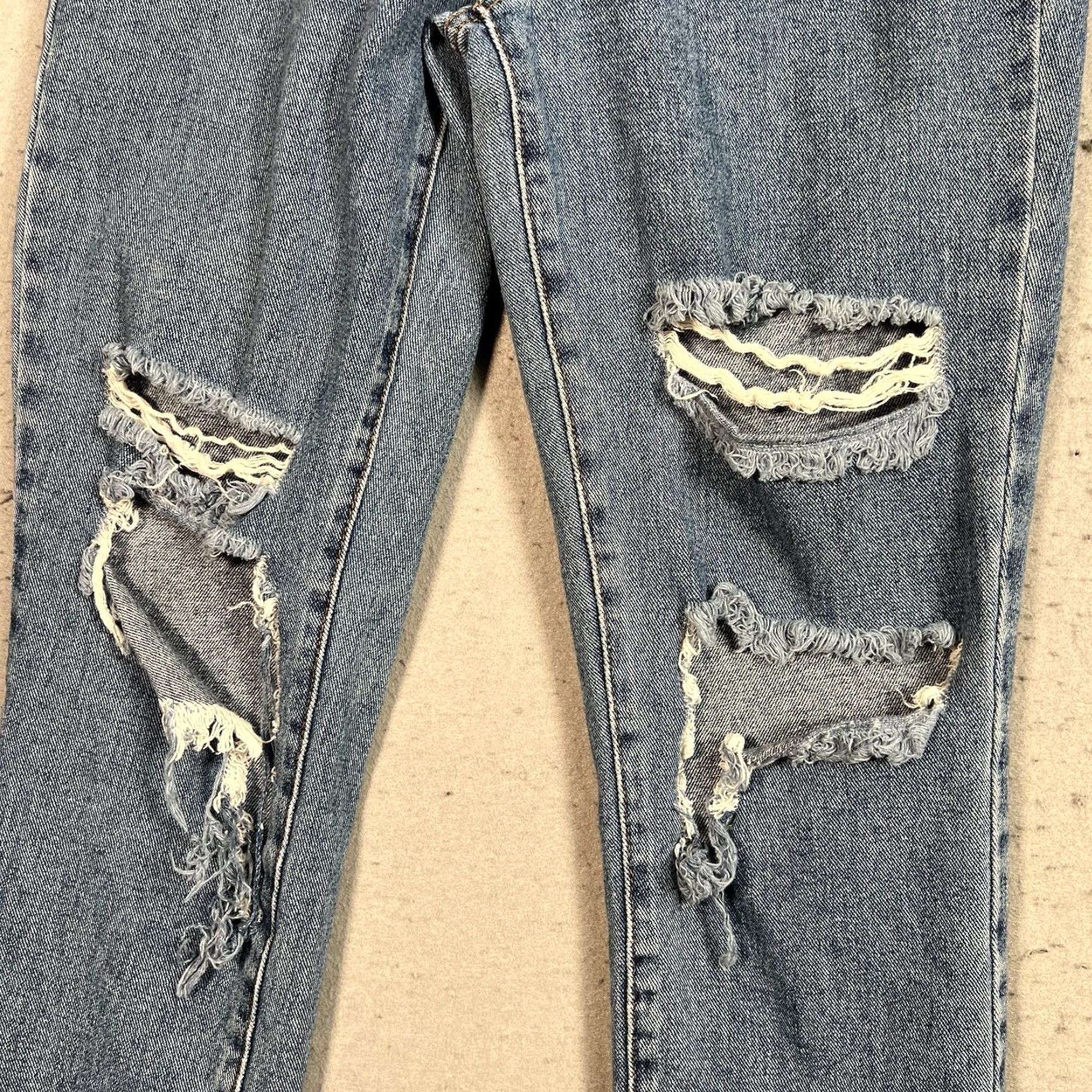 Pacsun Pacsun Mom Jean Womens Size 27 Denim Light Blue Wash Slim Leg Jeans Size 27" / US 4 / IT 40 - 6 Thumbnail