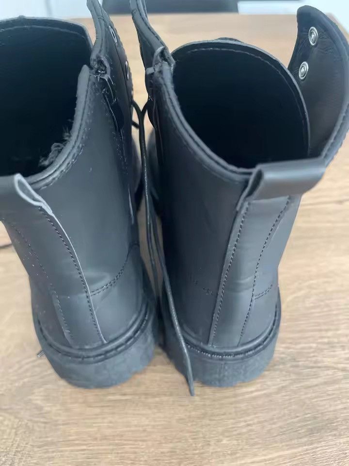 Japanese Brand Casual PU Leather Boot Size US 8 / EU 41 - 4 Thumbnail