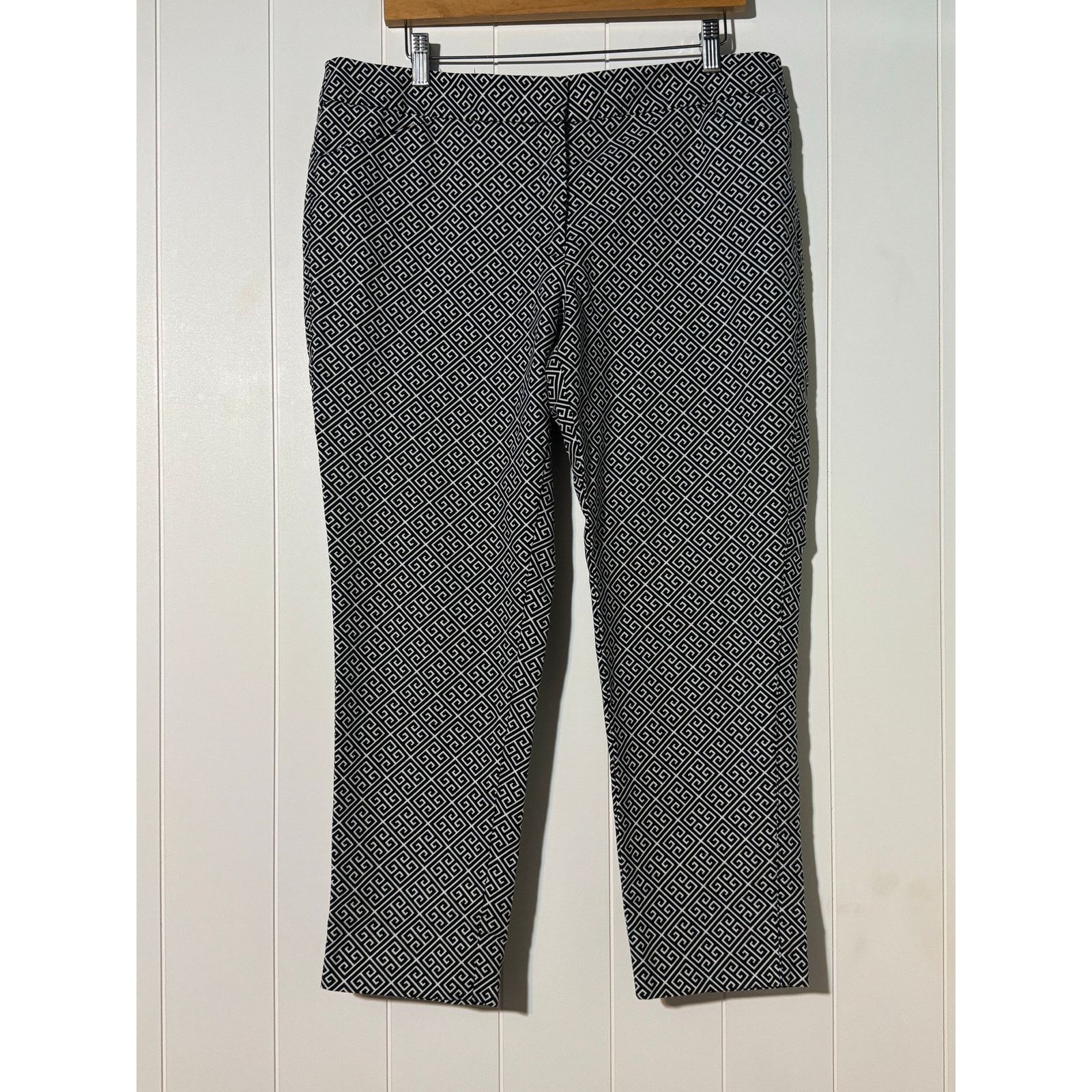 White House Black Market White House Black Market Modern Cropped Pants 14R Size 36" / US 14 / IT 50 - 2 Thumbnail