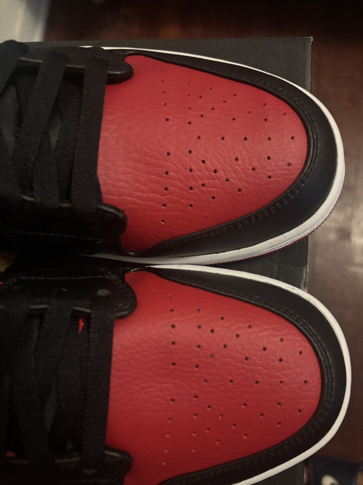 Other Air Jordan 1 Mid "Banned" Size US 11 / EU 44 - 8 Thumbnail