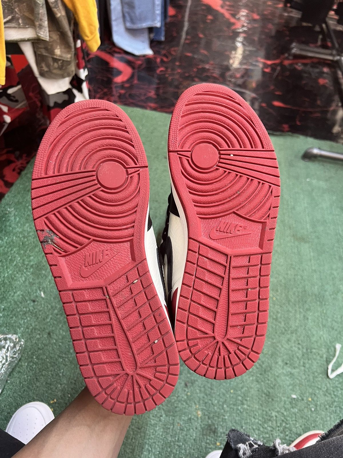 Bred toe retro air jordan 1